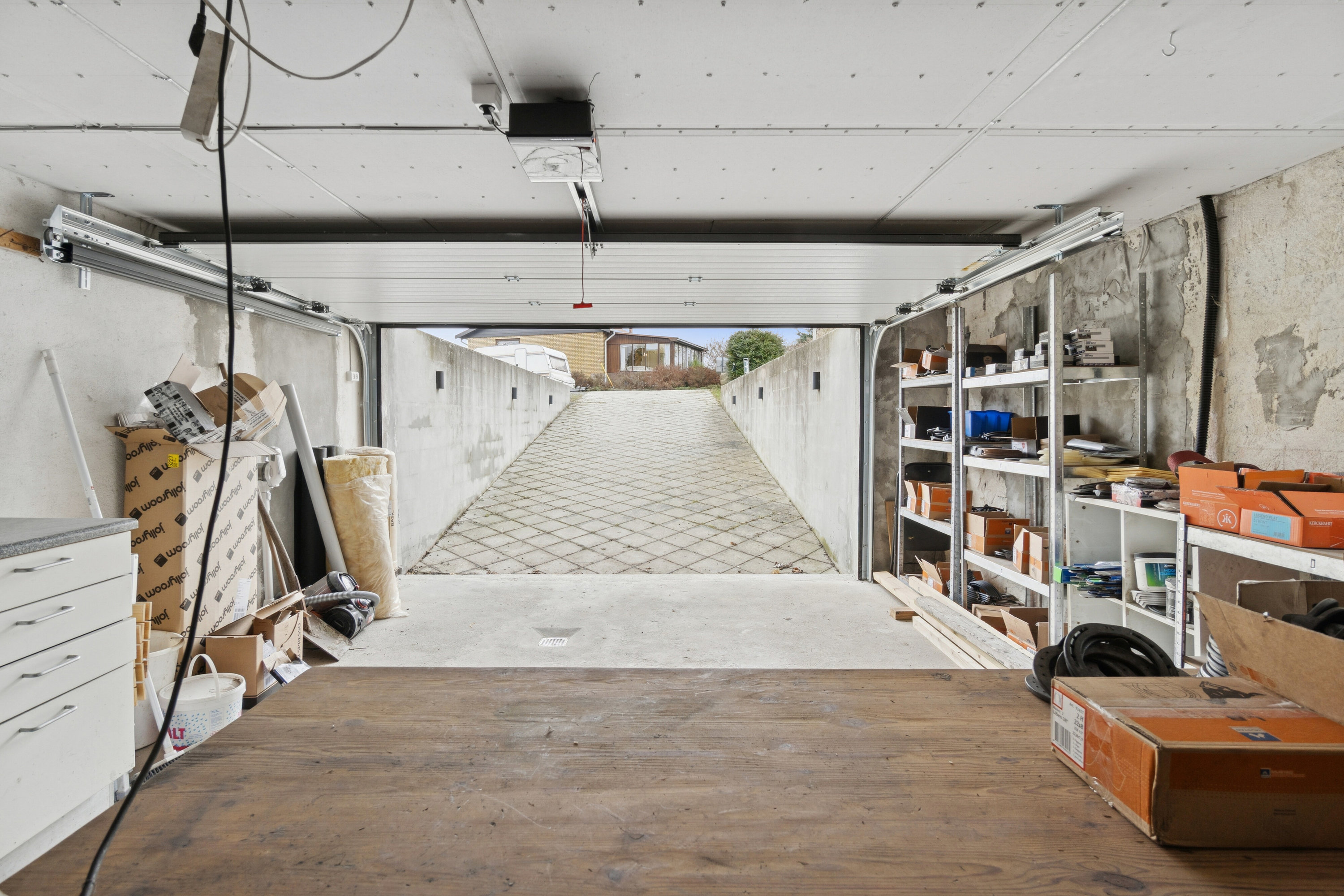 Fremhævet garage billede i fuldskærmstilstand. Billede af Solvænget 8, Nyker, 3700 Rønne