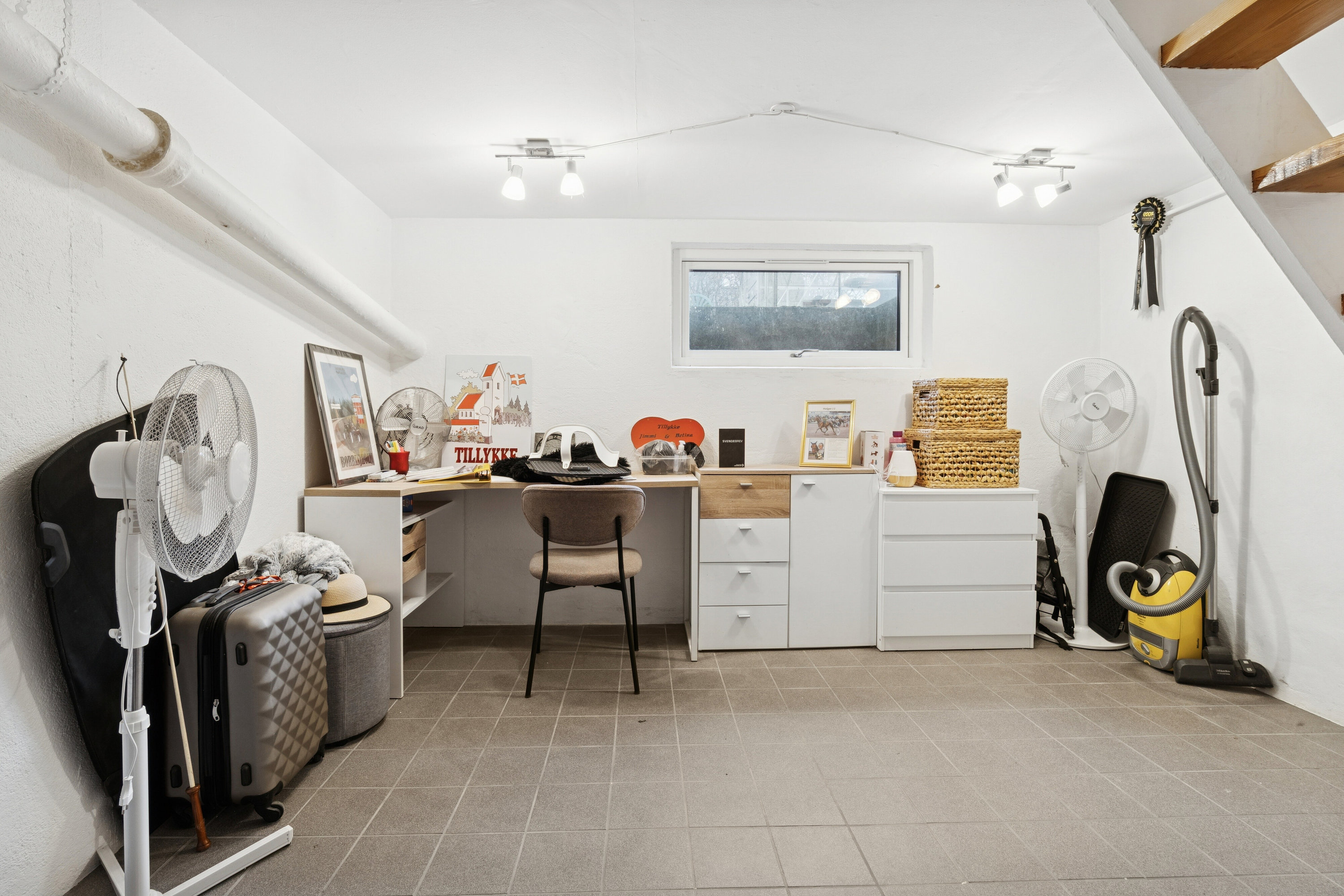 Fremhævet lager billede i fuldskærmstilstand. Billede af Solvænget 8, Nyker, 3700 Rønne