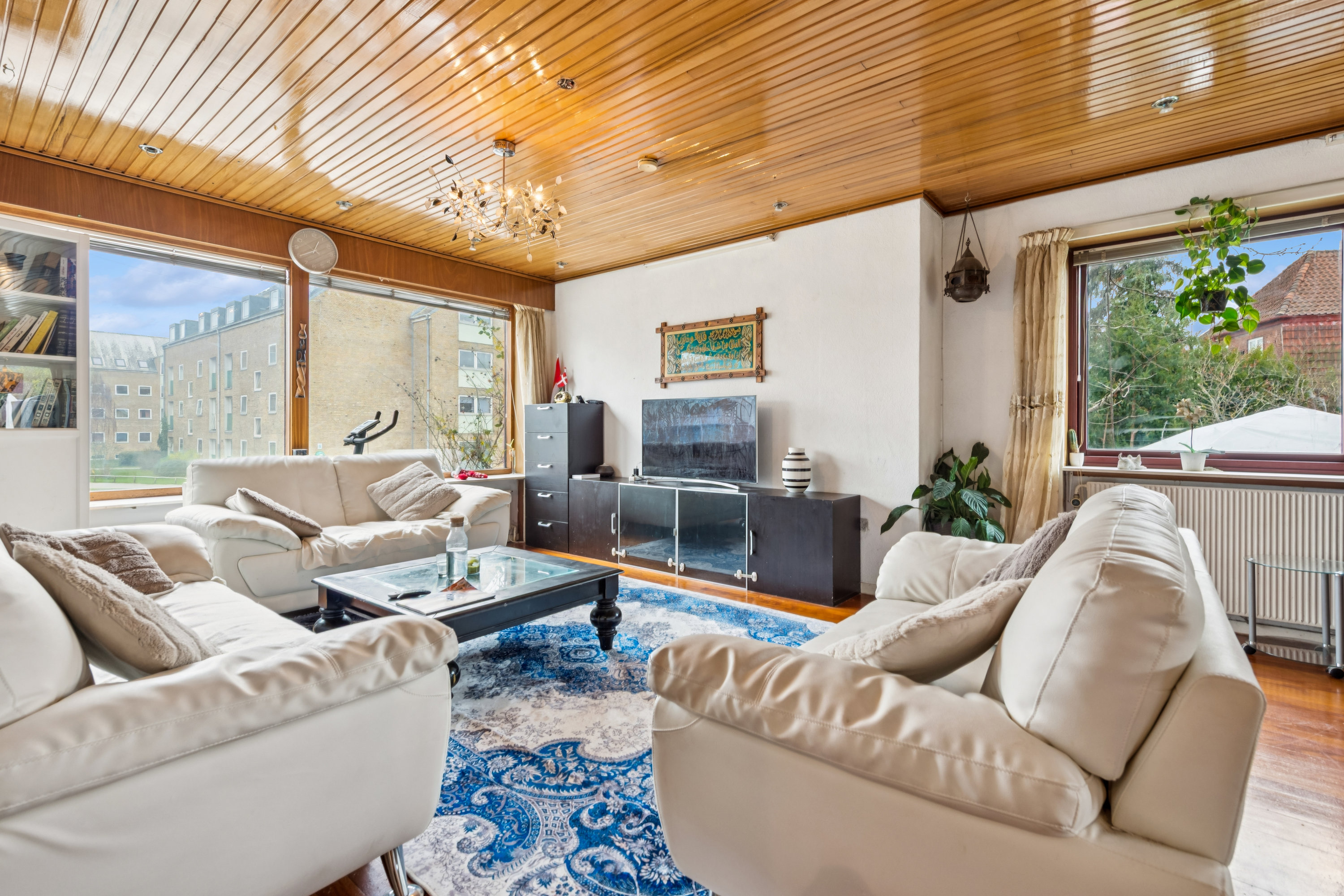 Fremhævet stue billede i fuldskærmstilstand. Billede af Ålekistevej 17, 2720 Vanløse