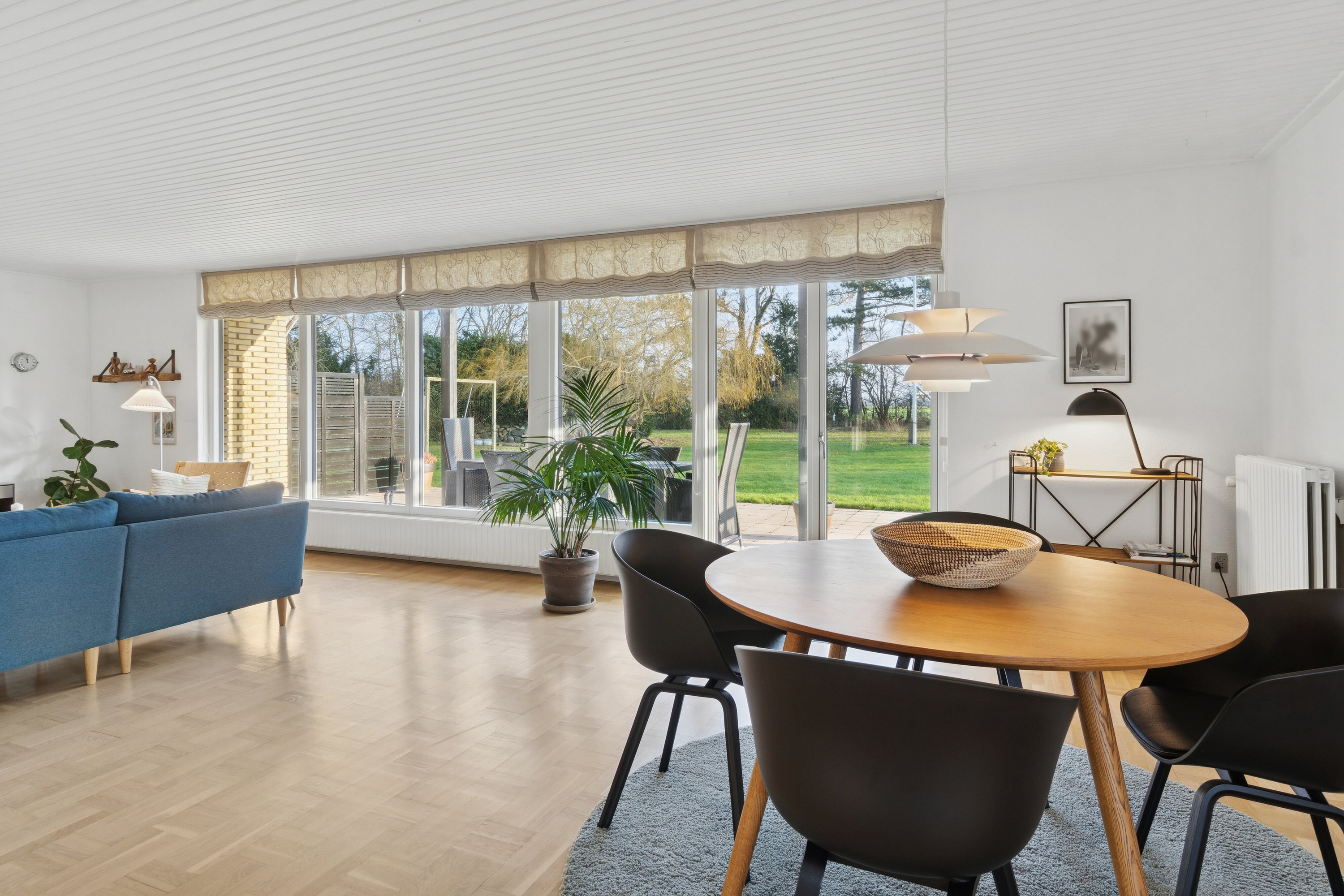 Fremhævet stue billede i fuldskærmstilstand. Billede af Aldershvilevej 2, V Helsinge, 4281 Gørlev