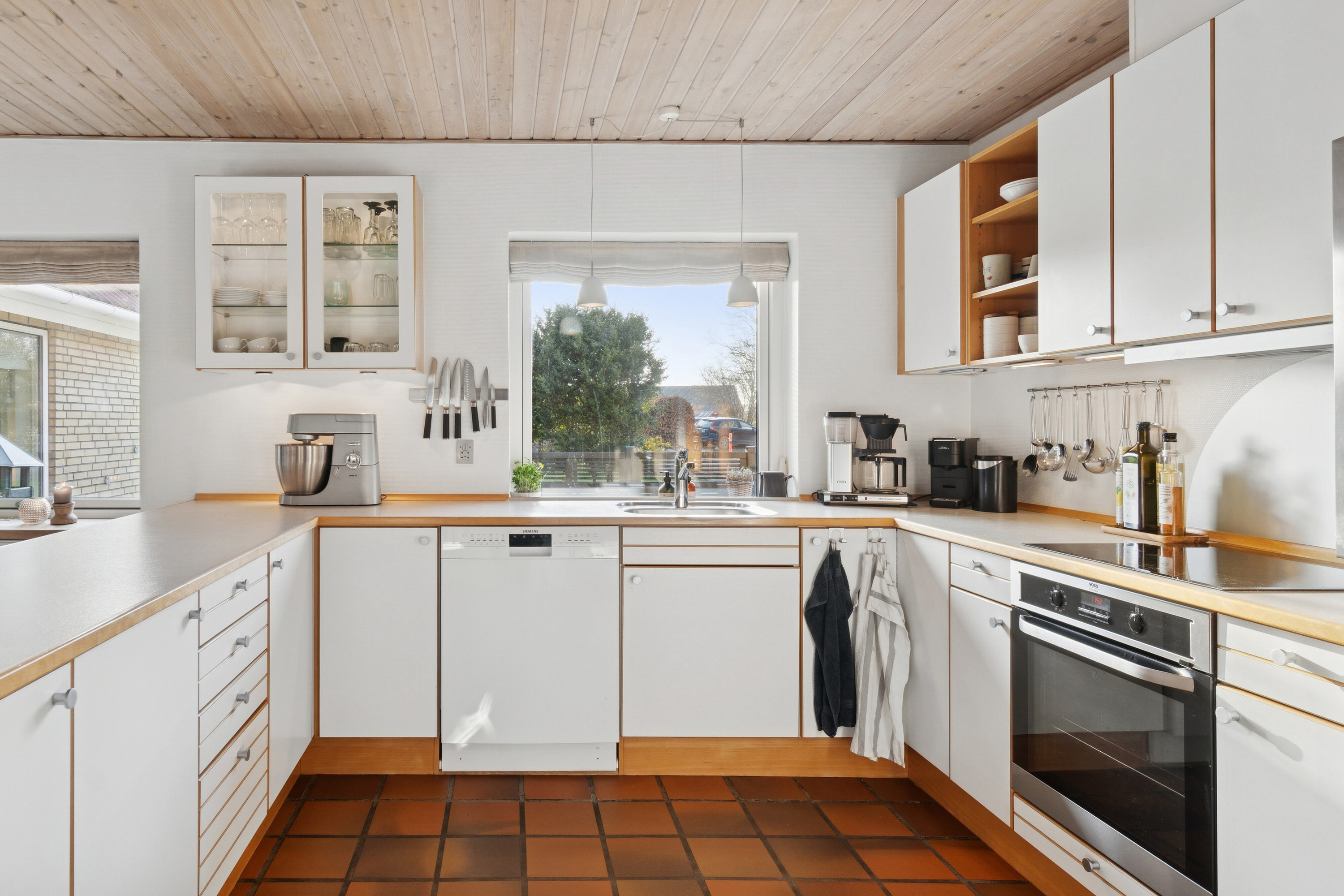 Fremhævet køkken billede i fuldskærmstilstand. Billede af Aldershvilevej 2, V Helsinge, 4281 Gørlev