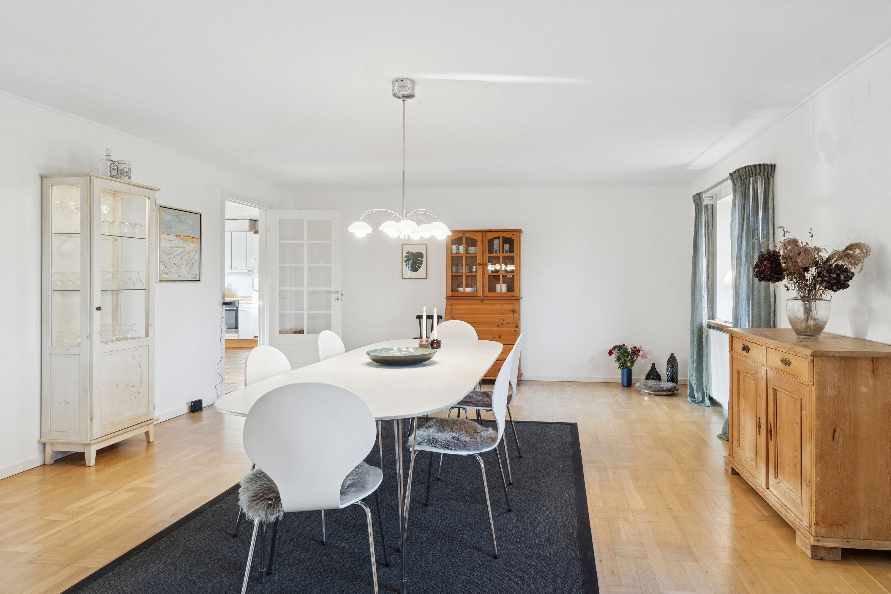 Fremhævet spisestue billede i fuldskærmstilstand. Billede af Aldershvilevej 2, V Helsinge, 4281 Gørlev