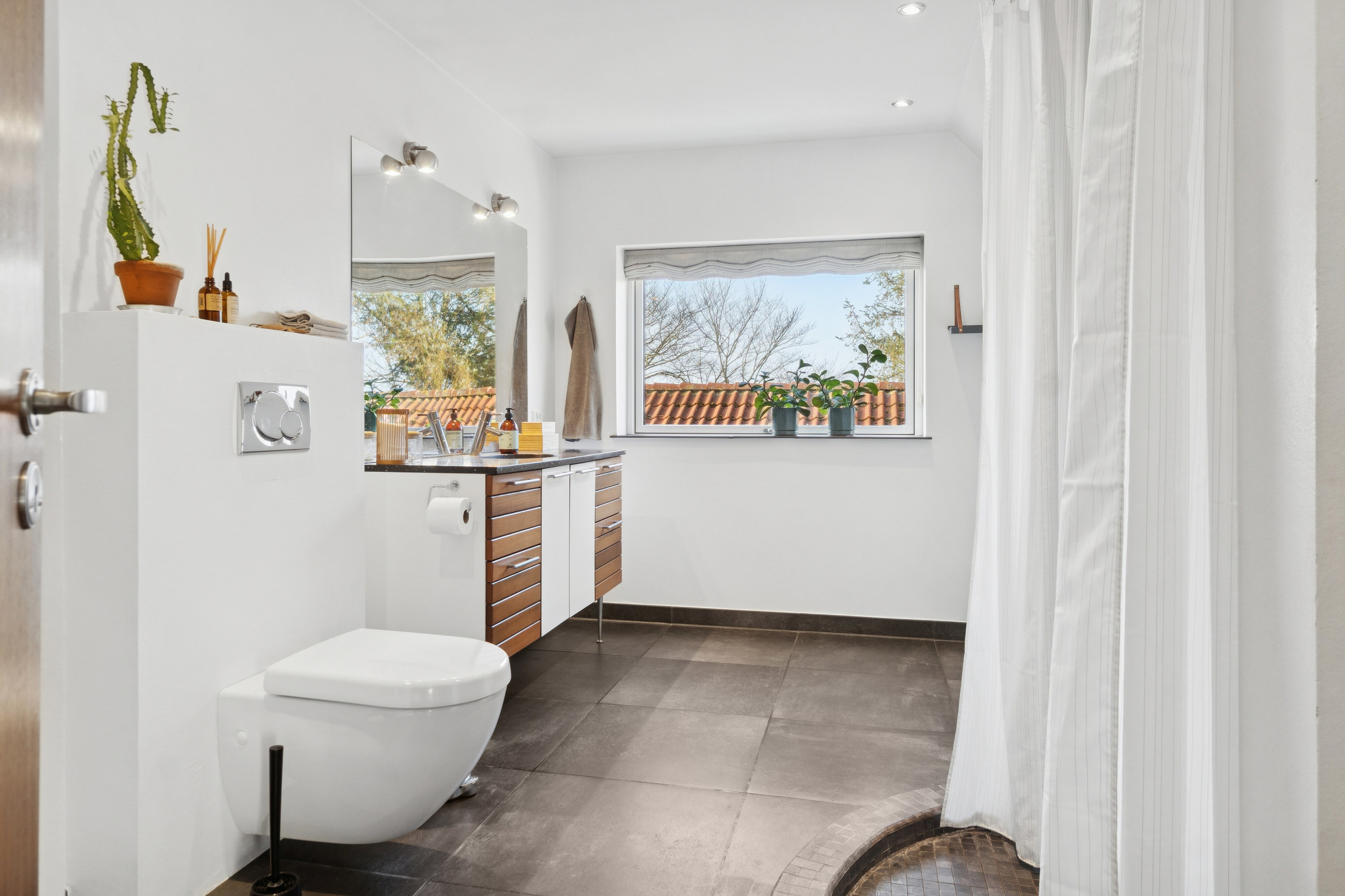 Fremhævet badeværelse billede i fuldskærmstilstand. Billede af Aldershvilevej 2, V Helsinge, 4281 Gørlev