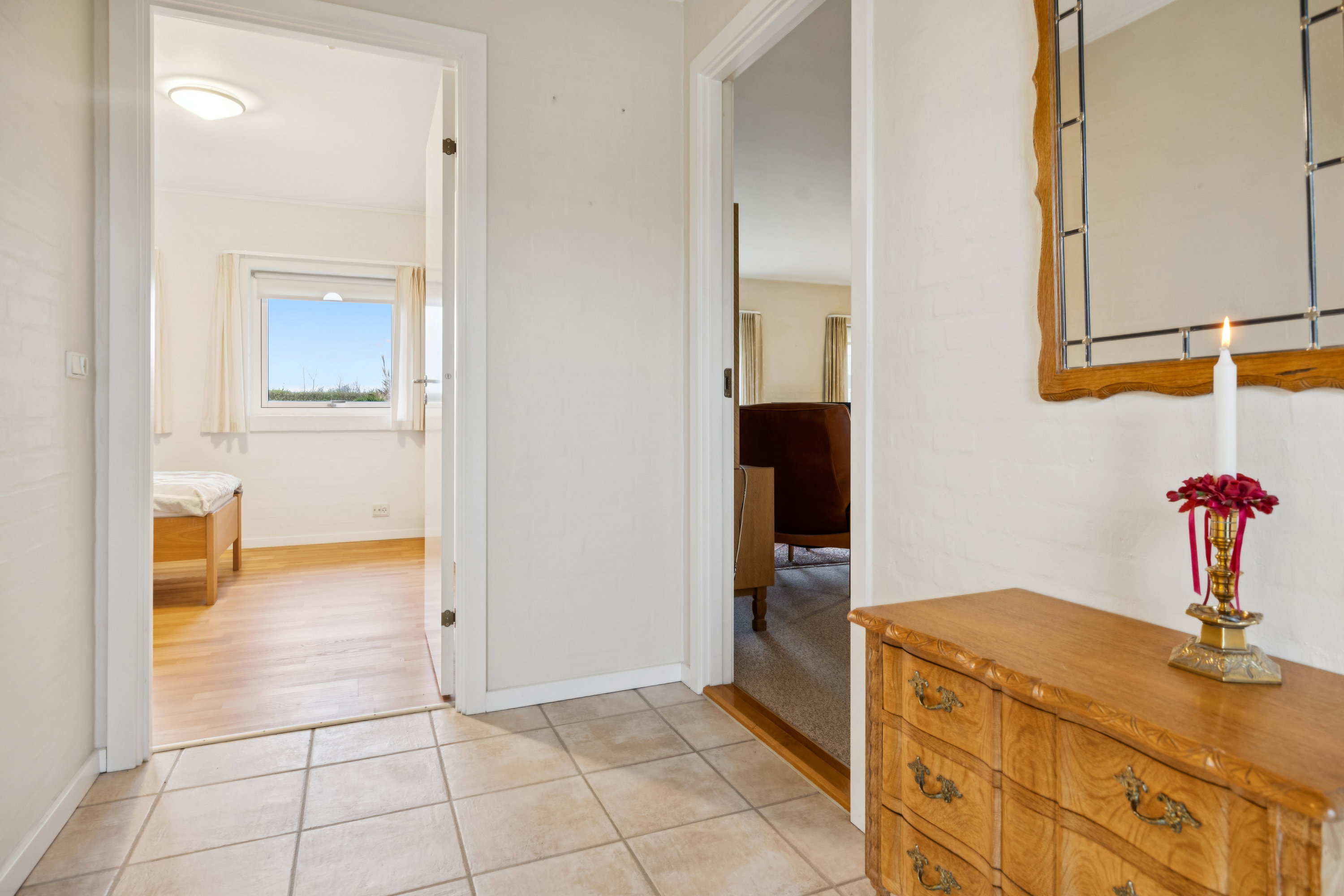 Fremhævet gang billede i fuldskærmstilstand. Billede af Østermarken 273, 9320 Hjallerup