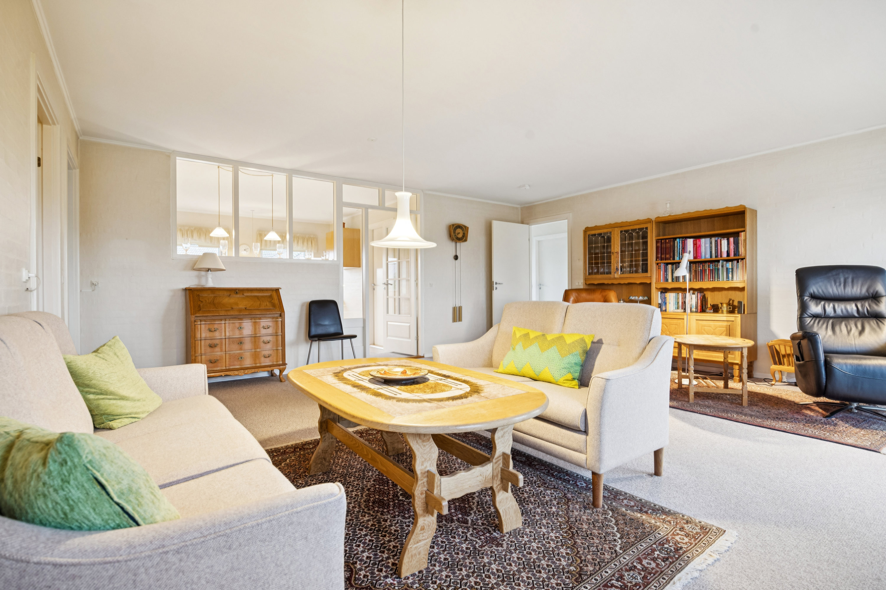 Fremhævet stue billede i fuldskærmstilstand. Billede af Østermarken 273, 9320 Hjallerup