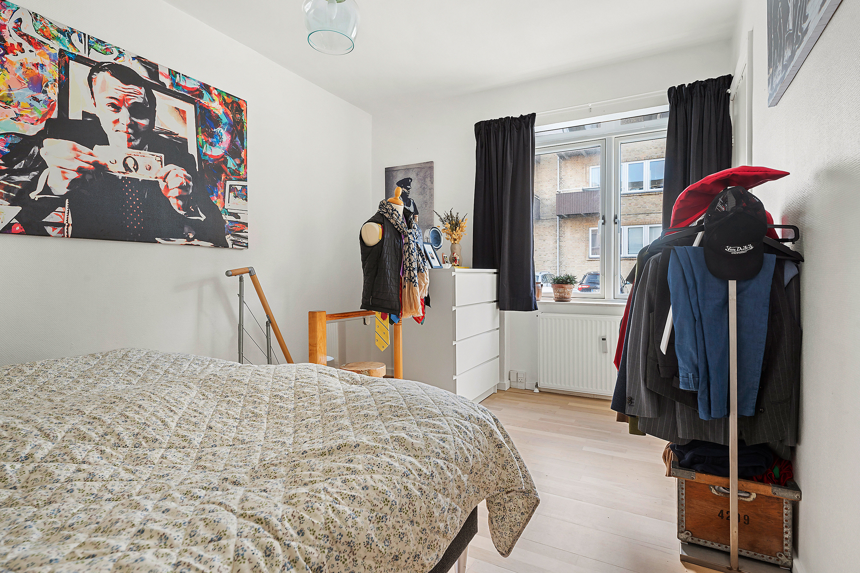 Fremhævet soveværelse billede i fuldskærmstilstand. Billede af Skodsborg Strandvej 155A, st.. tv., 2942 Skodsborg