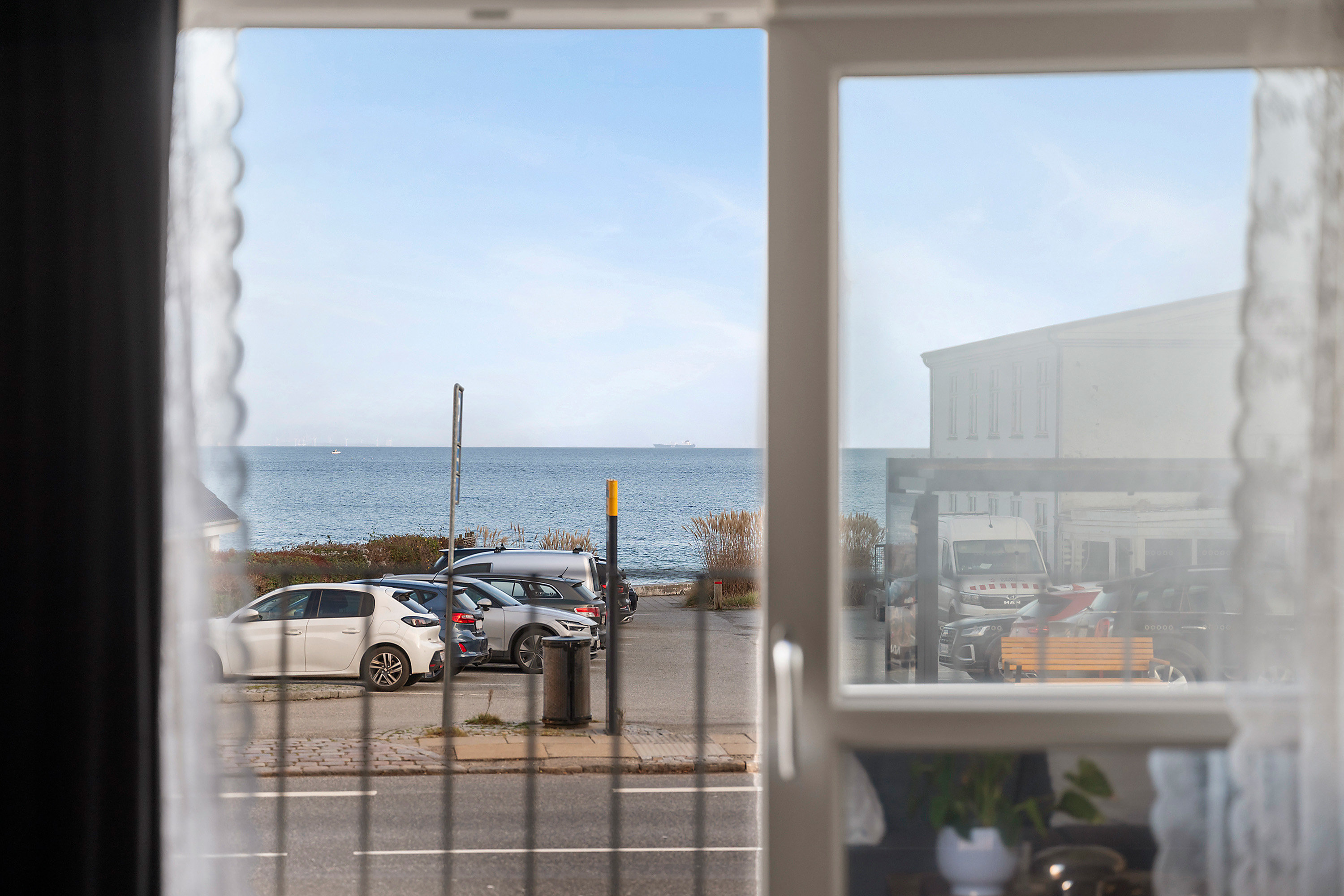 Fremhævet område billede i fuldskærmstilstand. Billede af Skodsborg Strandvej 155A, st.. tv., 2942 Skodsborg