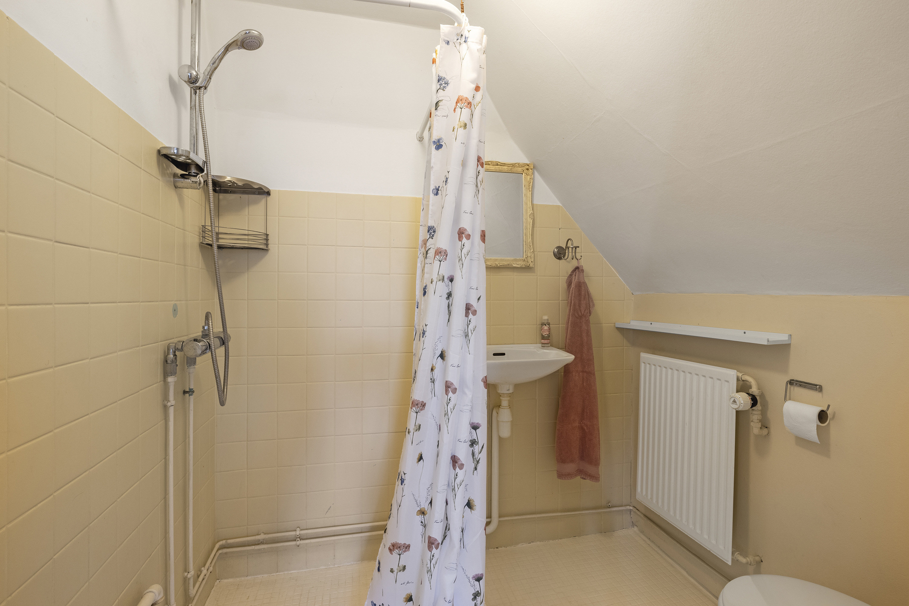 Fremhævet badeværelse billede i fuldskærmstilstand. Billede af Skovvej 14, 4220 Korsør