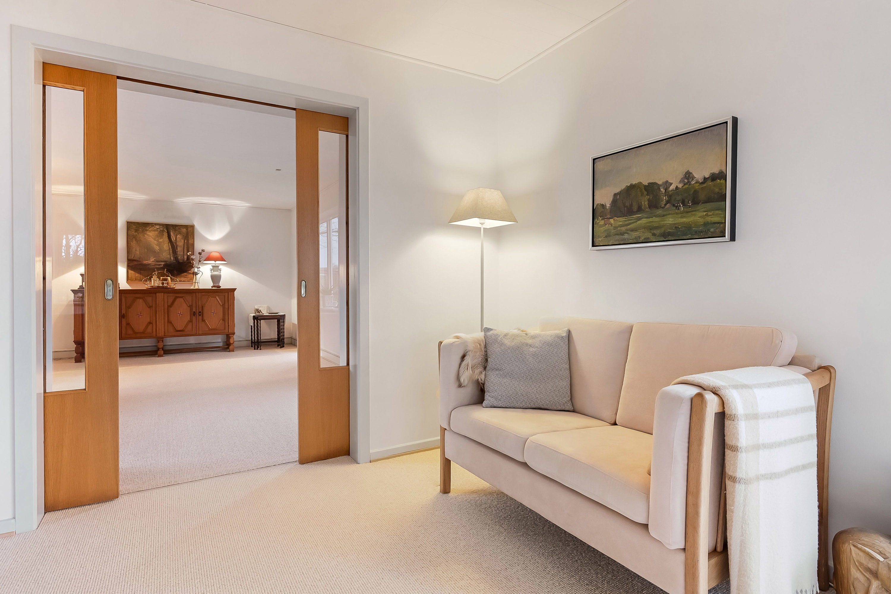 Fremhævet stue billede i fuldskærmstilstand. Billede af Lindevænget 5, 7560 Hjerm