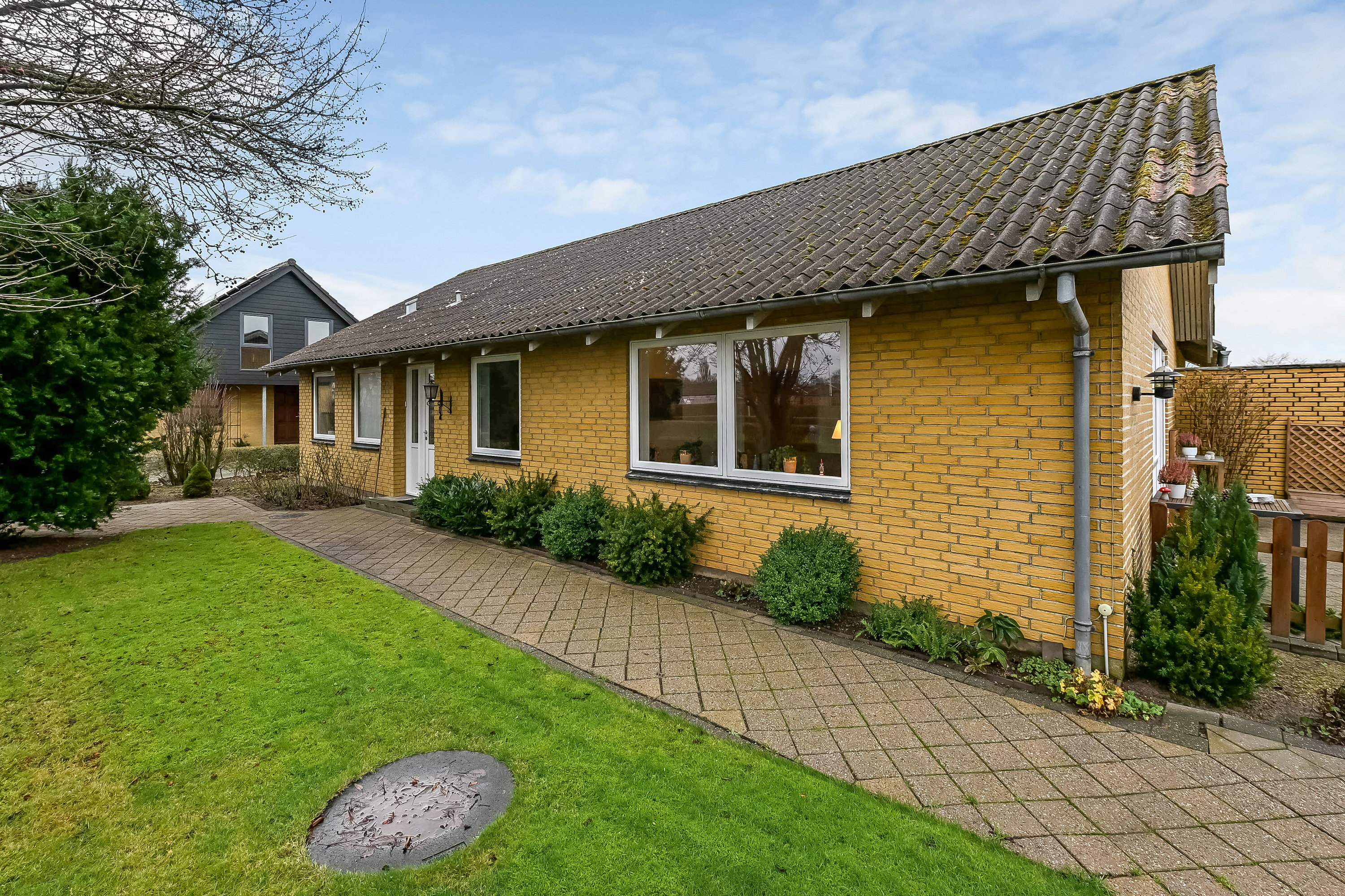 Fremhævet ejendommen billede i fuldskærmstilstand. Billede af Lindevænget 5, 7560 Hjerm