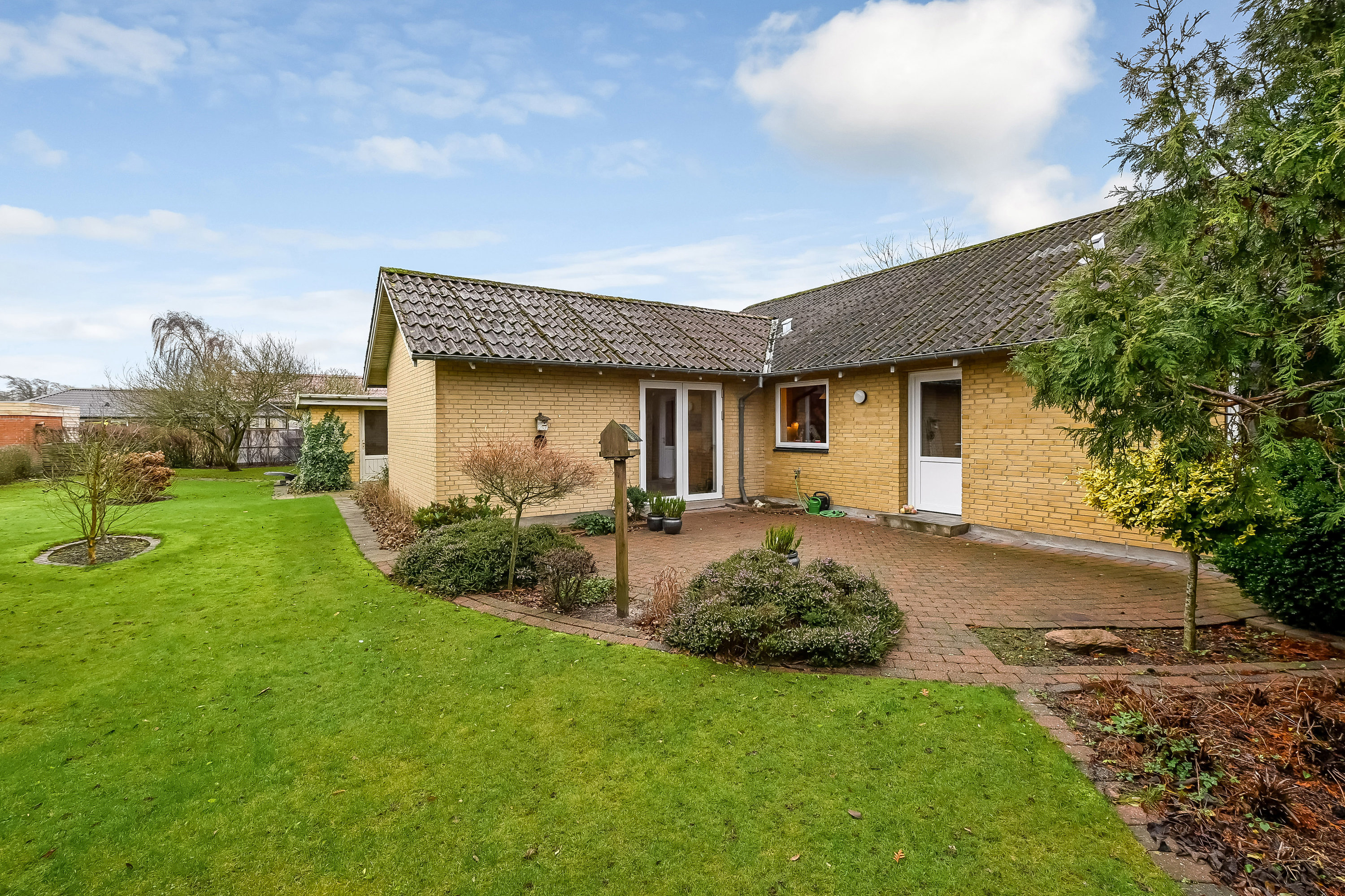 Fremhævet have billede i fuldskærmstilstand. Billede af Lindevænget 5, 7560 Hjerm