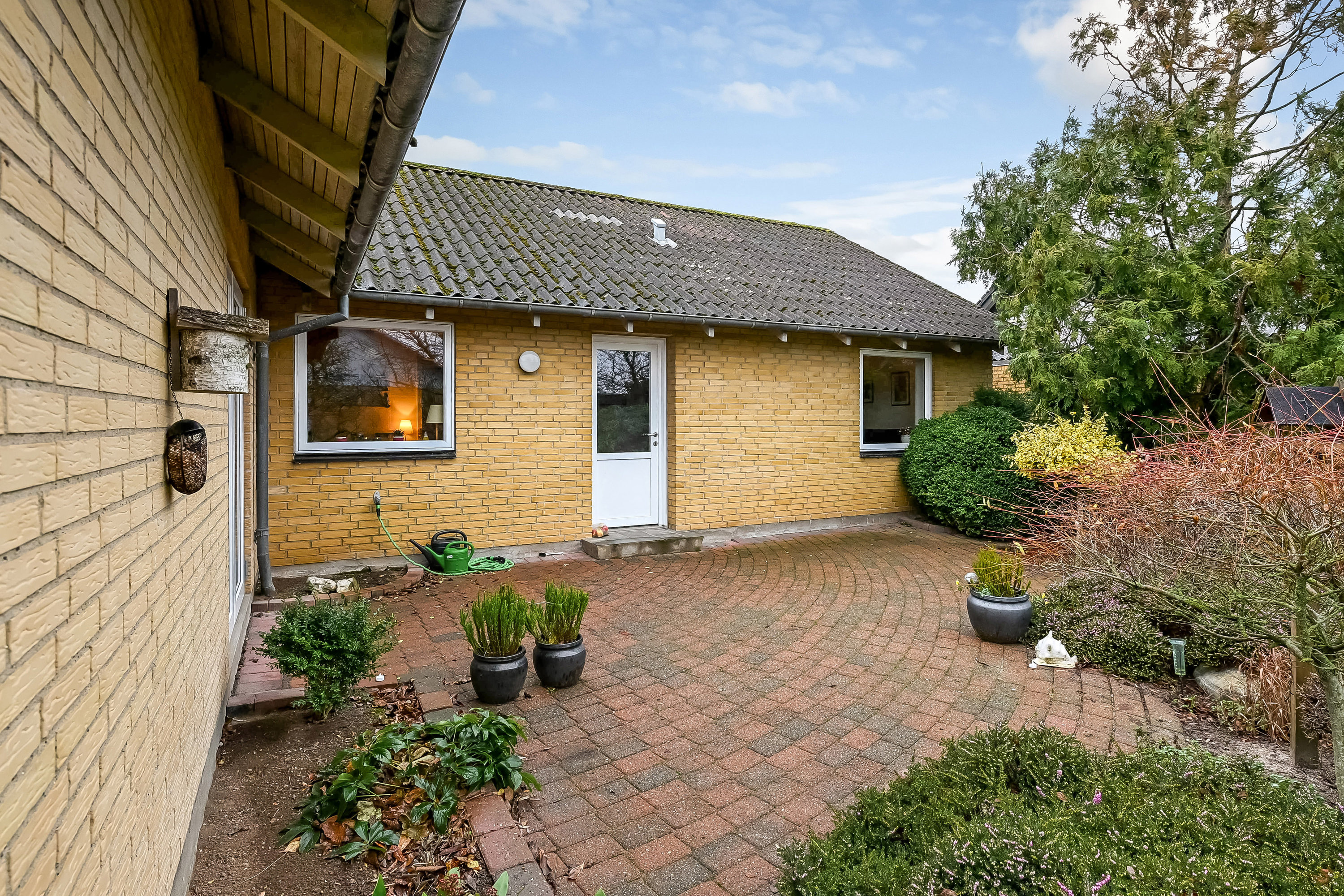 Fremhævet ejendommen billede i fuldskærmstilstand. Billede af Lindevænget 5, 7560 Hjerm