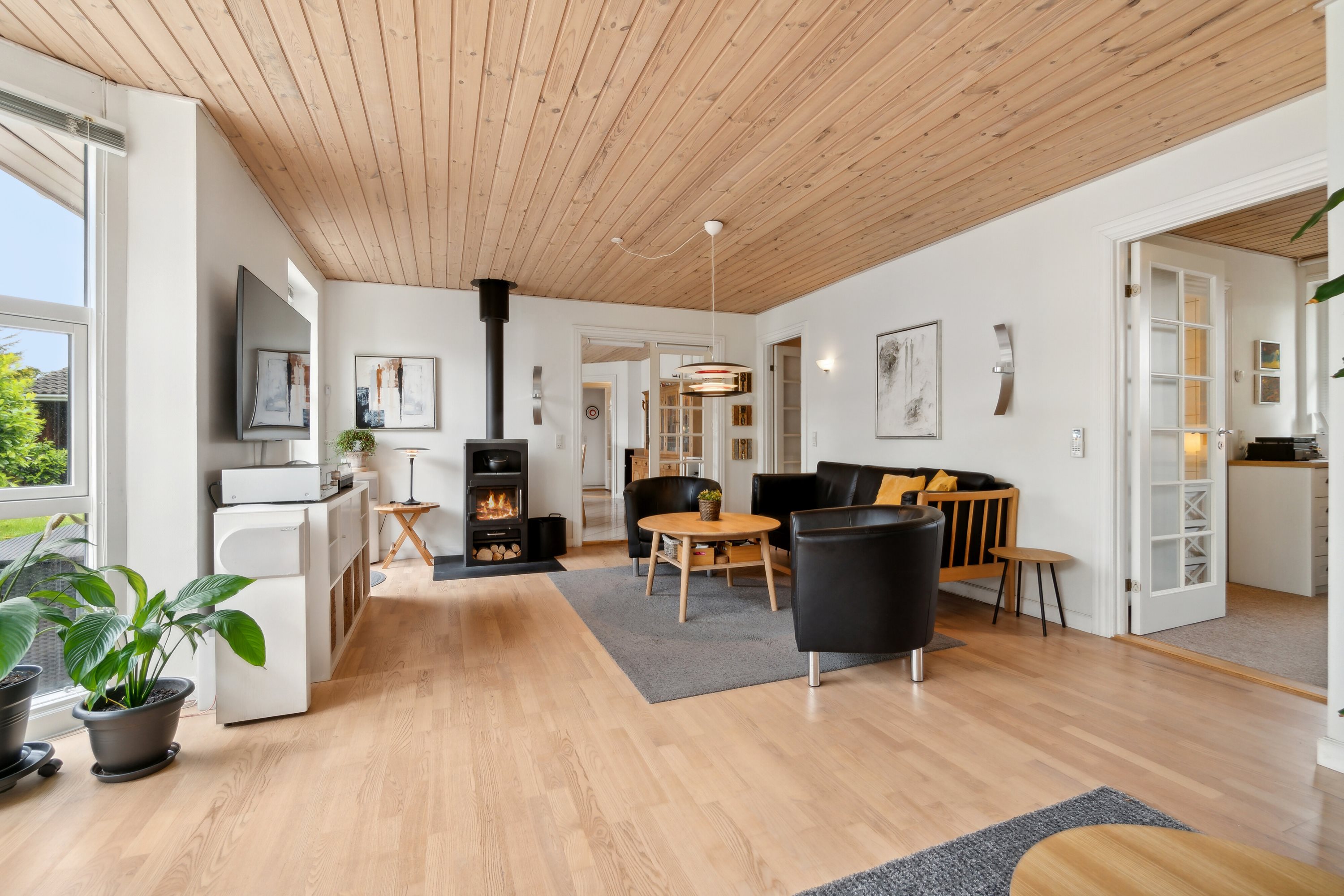 Fremhævet stue billede i fuldskærmstilstand. Billede af Hedelyngen 27, 4573 Højby