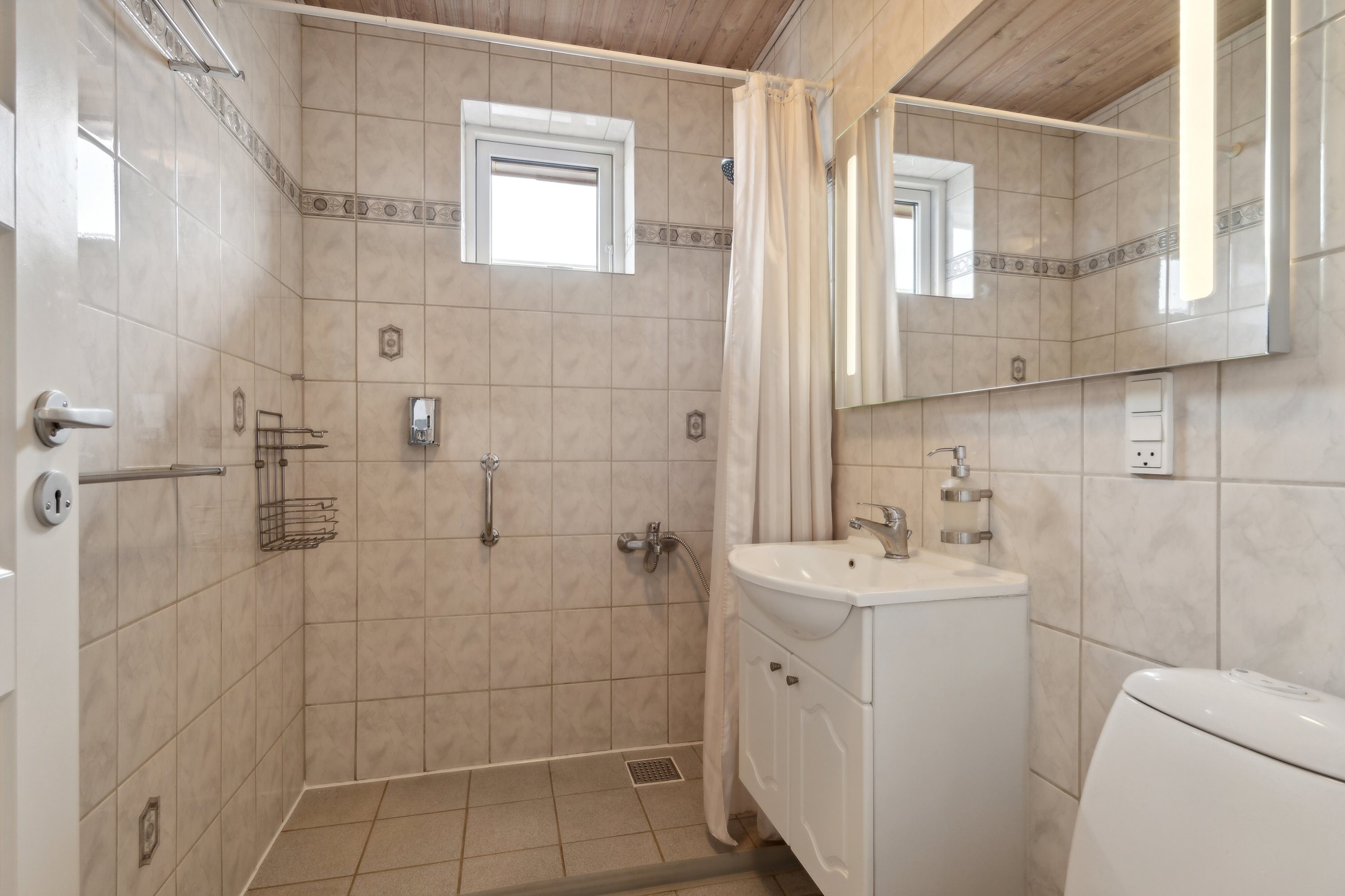 Fremhævet soveværelse billede i fuldskærmstilstand. Billede af Hedelyngen 27, 4573 Højby