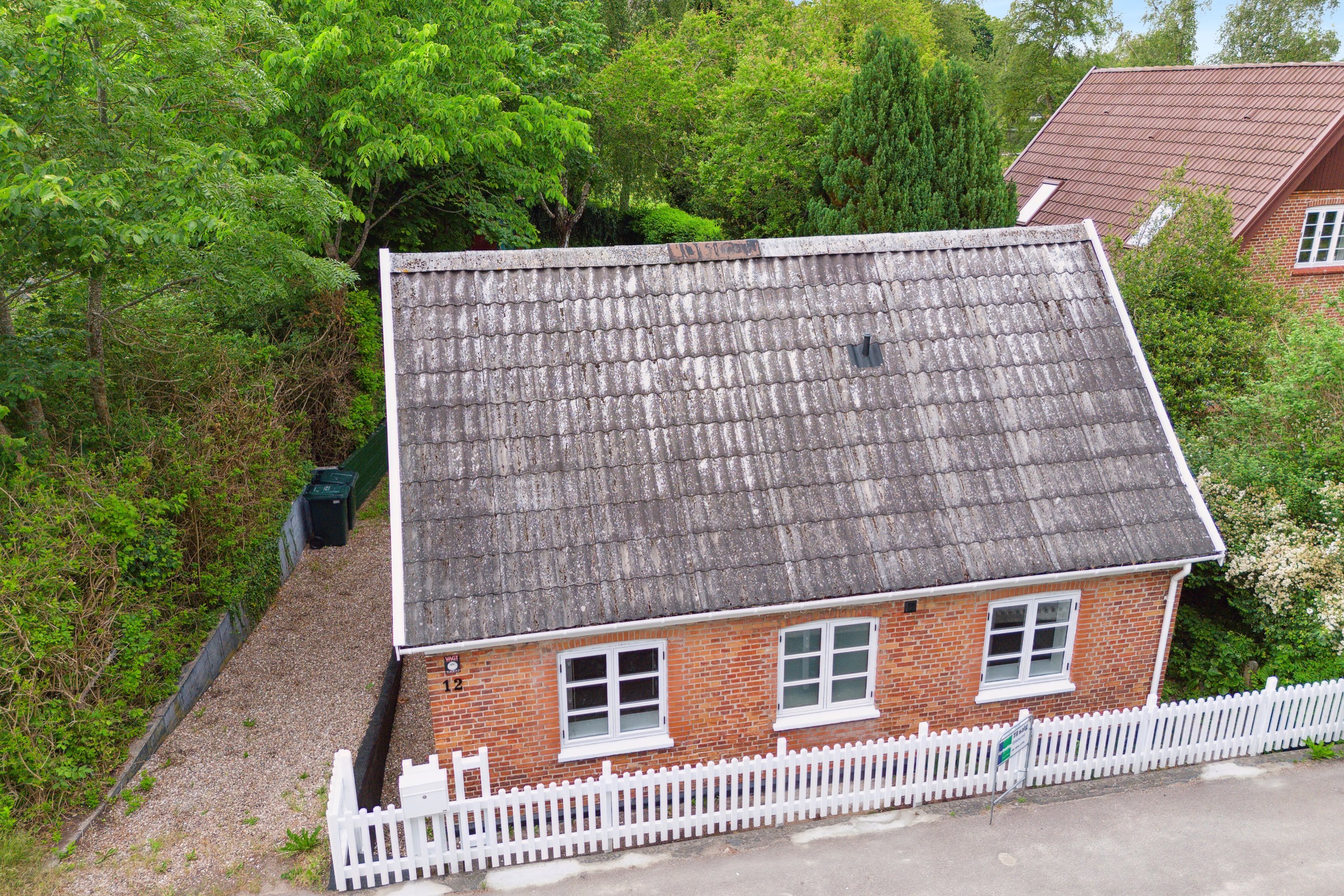 Fremhævet set fra vejen billede i fuldskærmstilstand. Billede af Isefjordsvej 12, 4500 Nykøbing Sj