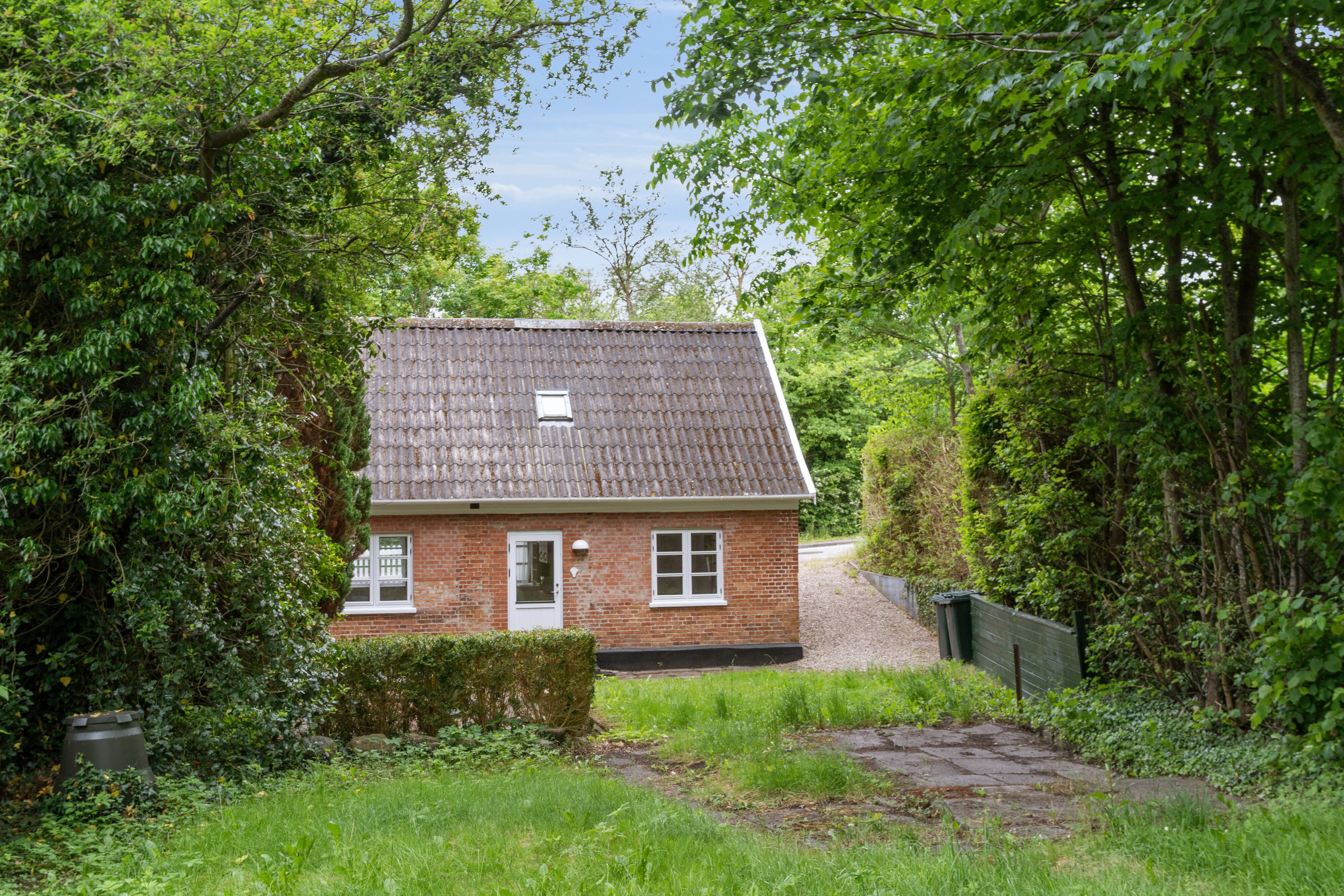 Fremhævet set fra haven billede i fuldskærmstilstand. Billede af Isefjordsvej 12, 4500 Nykøbing Sj