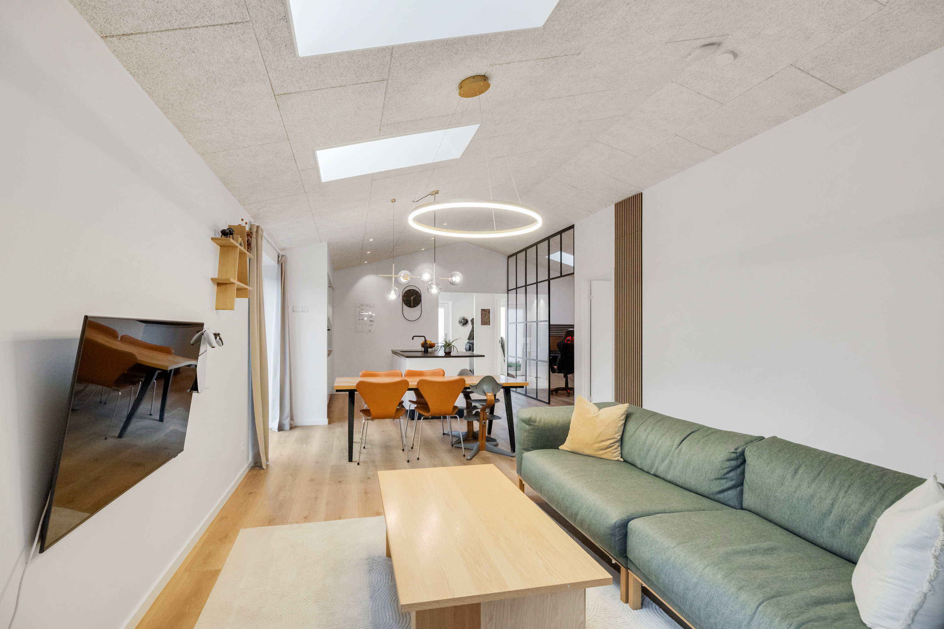 Fremhævet køkken-alrum billede i fuldskærmstilstand. Billede af Tåstrup Byvej 10, Tåstrup, 8462 Harlev J