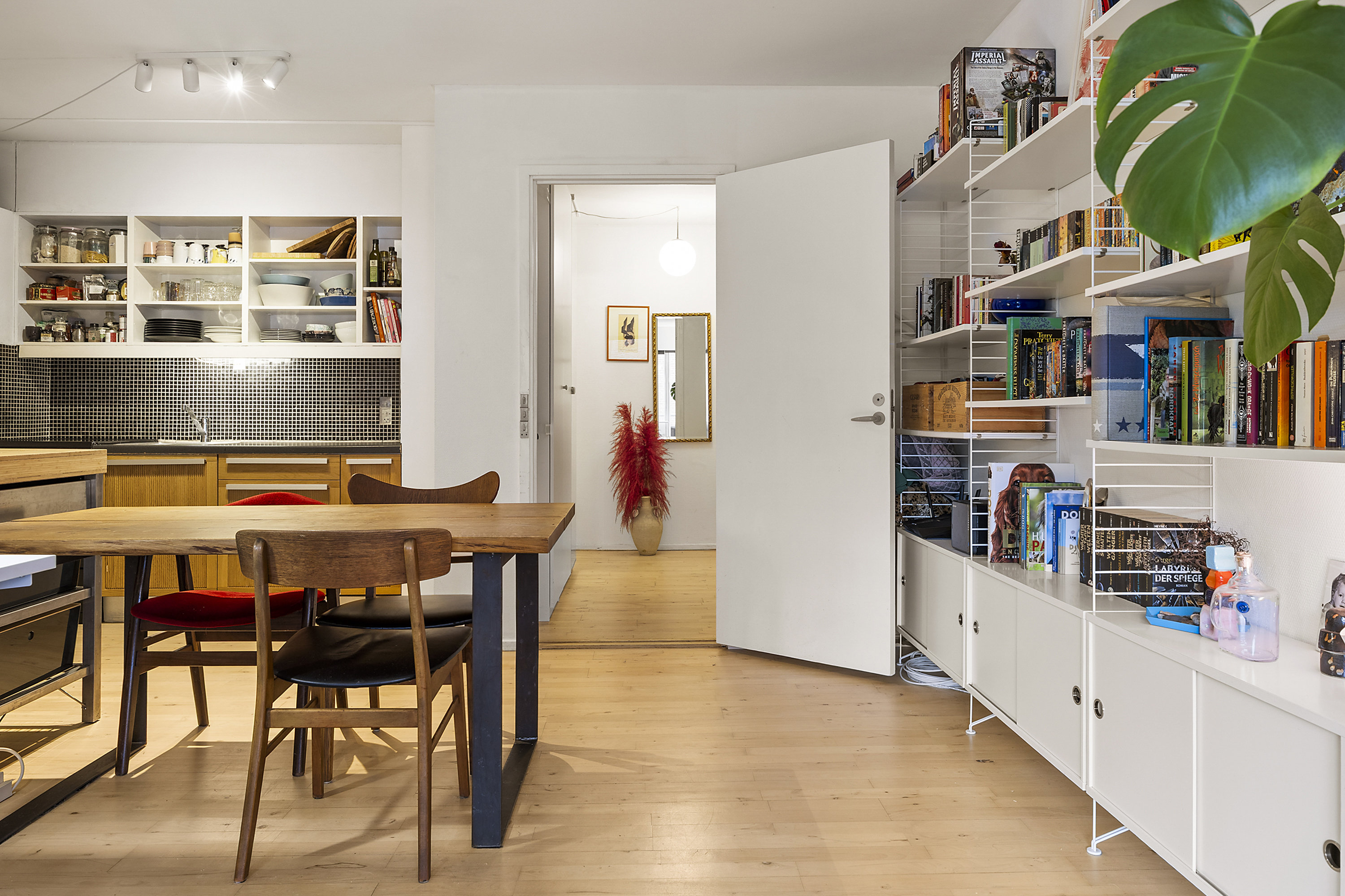 Fremhævet stue billede i fuldskærmstilstand. Billede af Dagmarsgade 28, 2. 73., 2200 København N