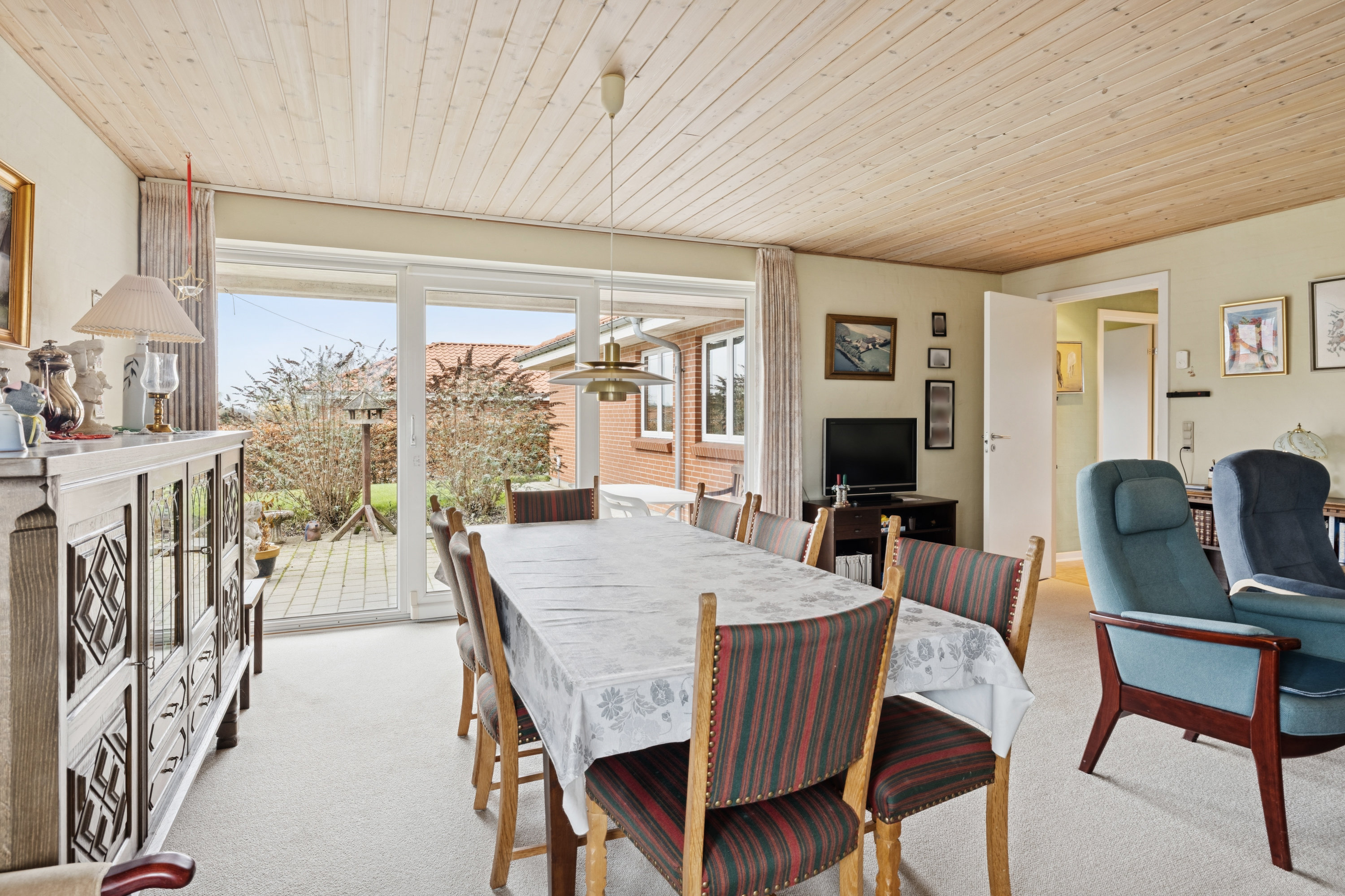 Fremhævet stue billede i fuldskærmstilstand. Billede af Høegsvej 24, Hammershøj, 8830 Tjele