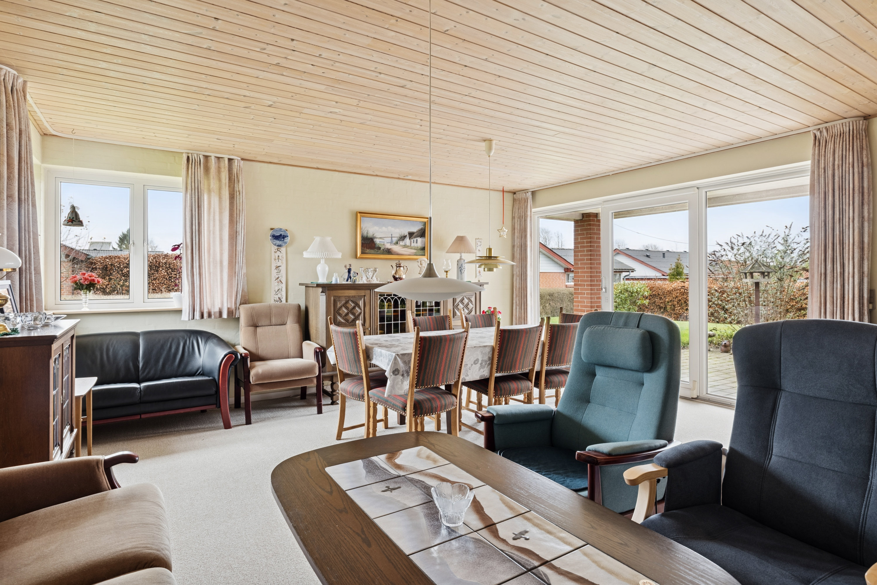 Fremhævet stue billede i fuldskærmstilstand. Billede af Høegsvej 24, Hammershøj, 8830 Tjele