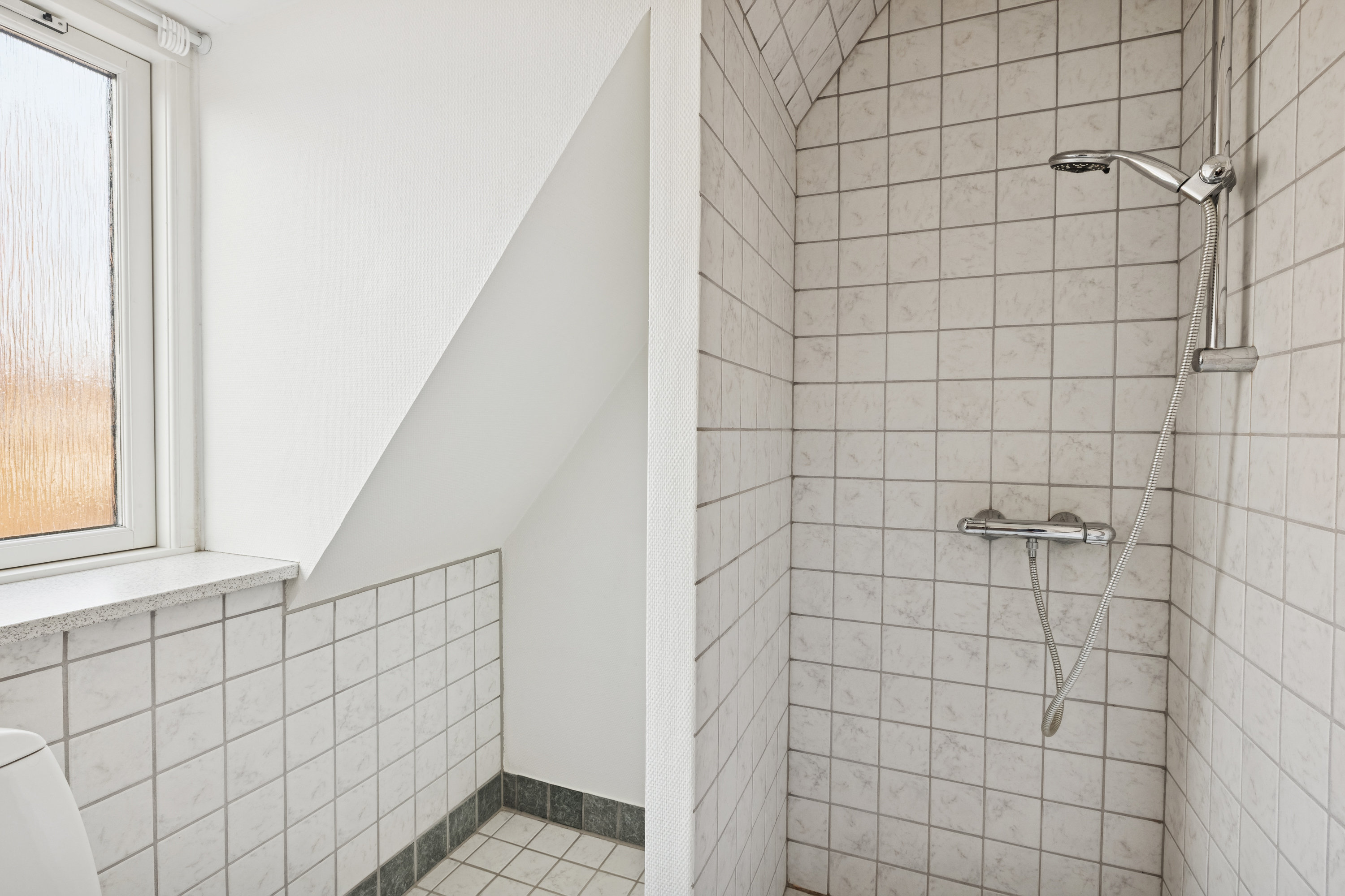 Fremhævet badeværelse billede i fuldskærmstilstand. Billede af Bøgevej 21, 8800 Viborg