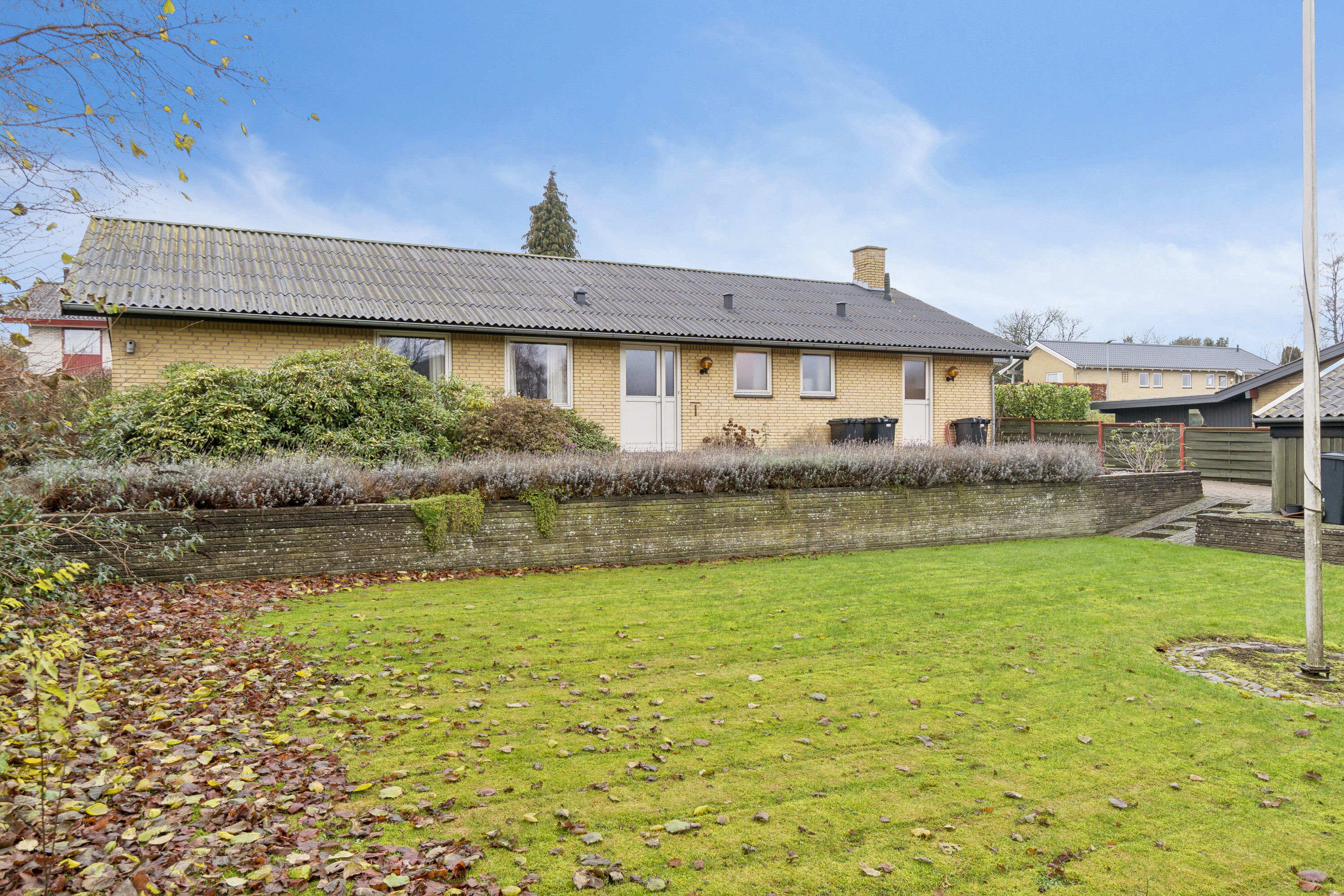 Fremhævet set fra vejen billede i fuldskærmstilstand. Billede af Pantholm 41, 4200 Slagelse