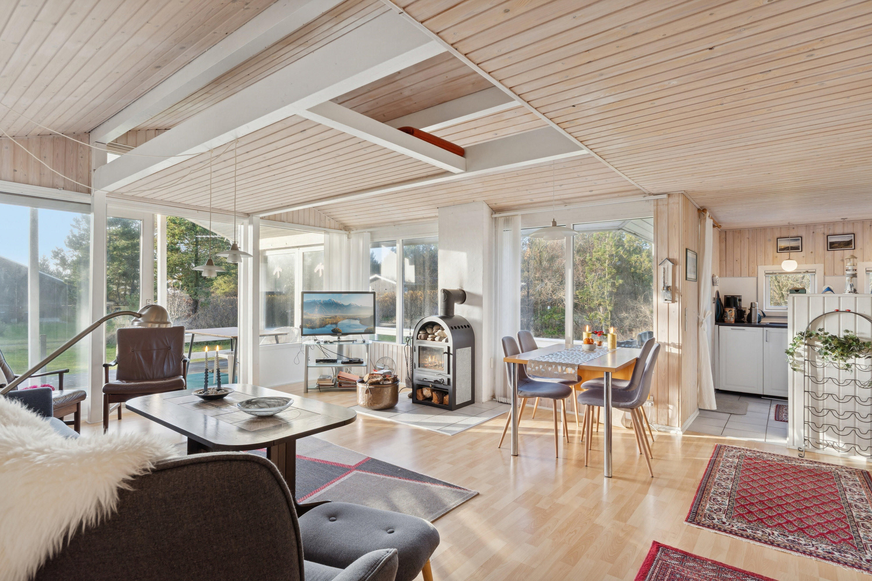 Fremhævet stue billede i fuldskærmstilstand. Billede af Fjordternevej 14, Helligsø, 7760 Hurup Thy