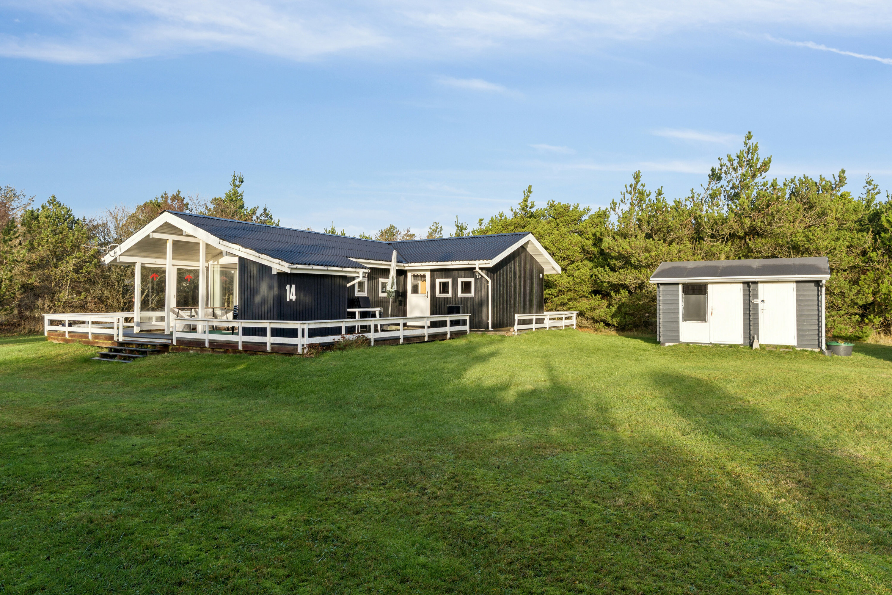 Fremhævet set fra haven billede i fuldskærmstilstand. Billede af Fjordternevej 14, Helligsø, 7760 Hurup Thy
