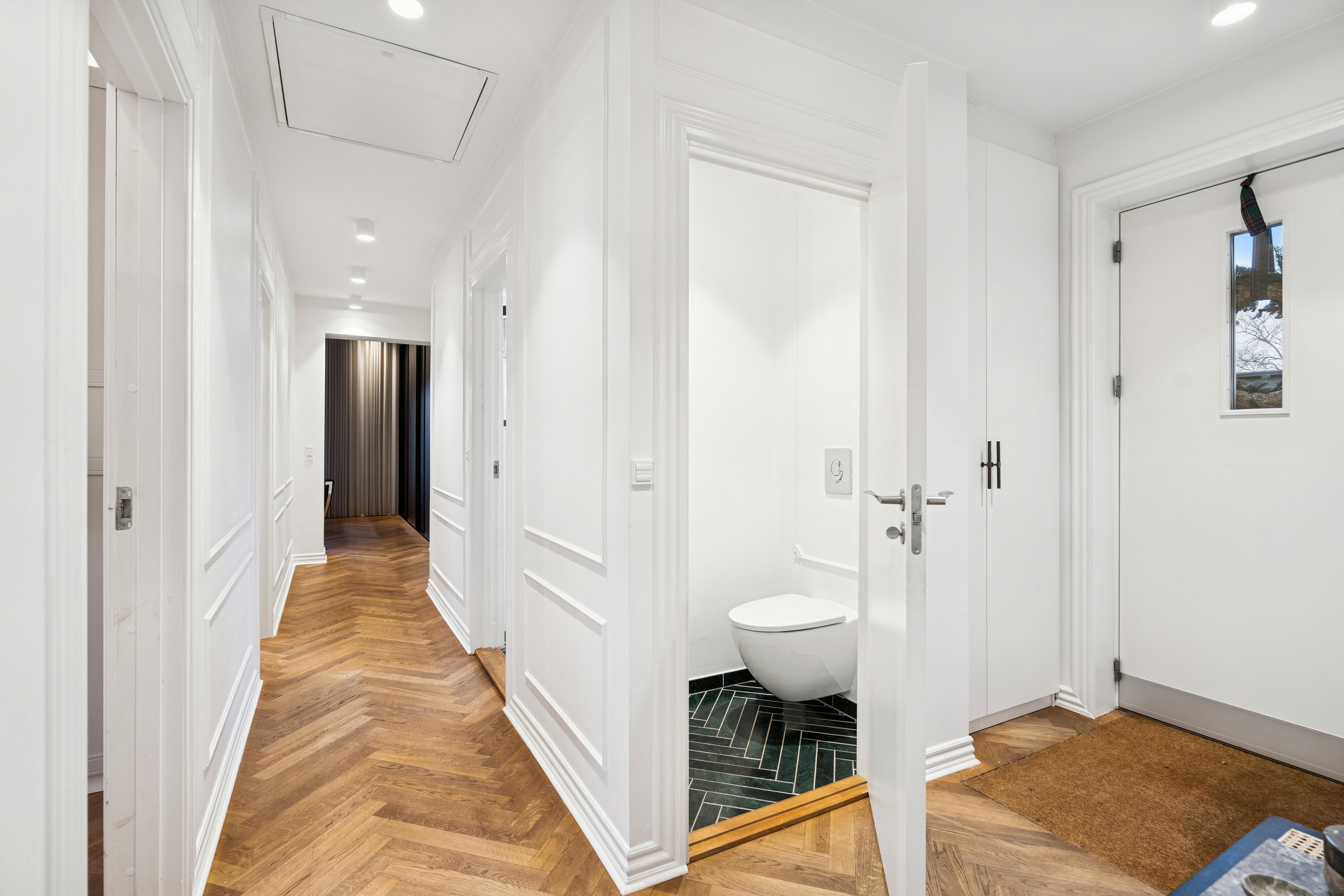 Fremhævet hall billede i fuldskærmstilstand. Billede af Hvidovre Strandvej 142, 2650 Hvidovre