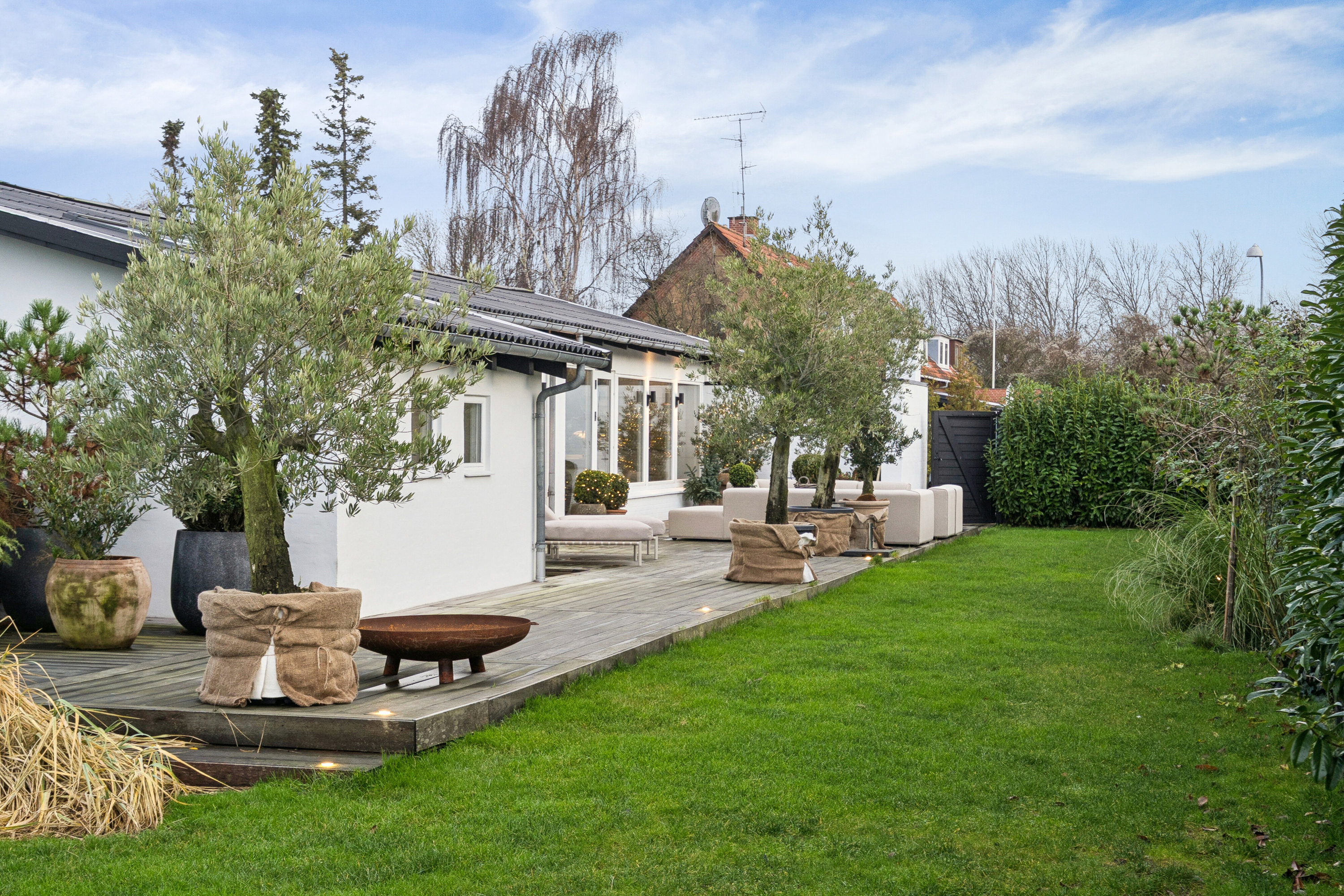 Fremhævet set fra haven billede i fuldskærmstilstand. Billede af Hvidovre Strandvej 142, 2650 Hvidovre