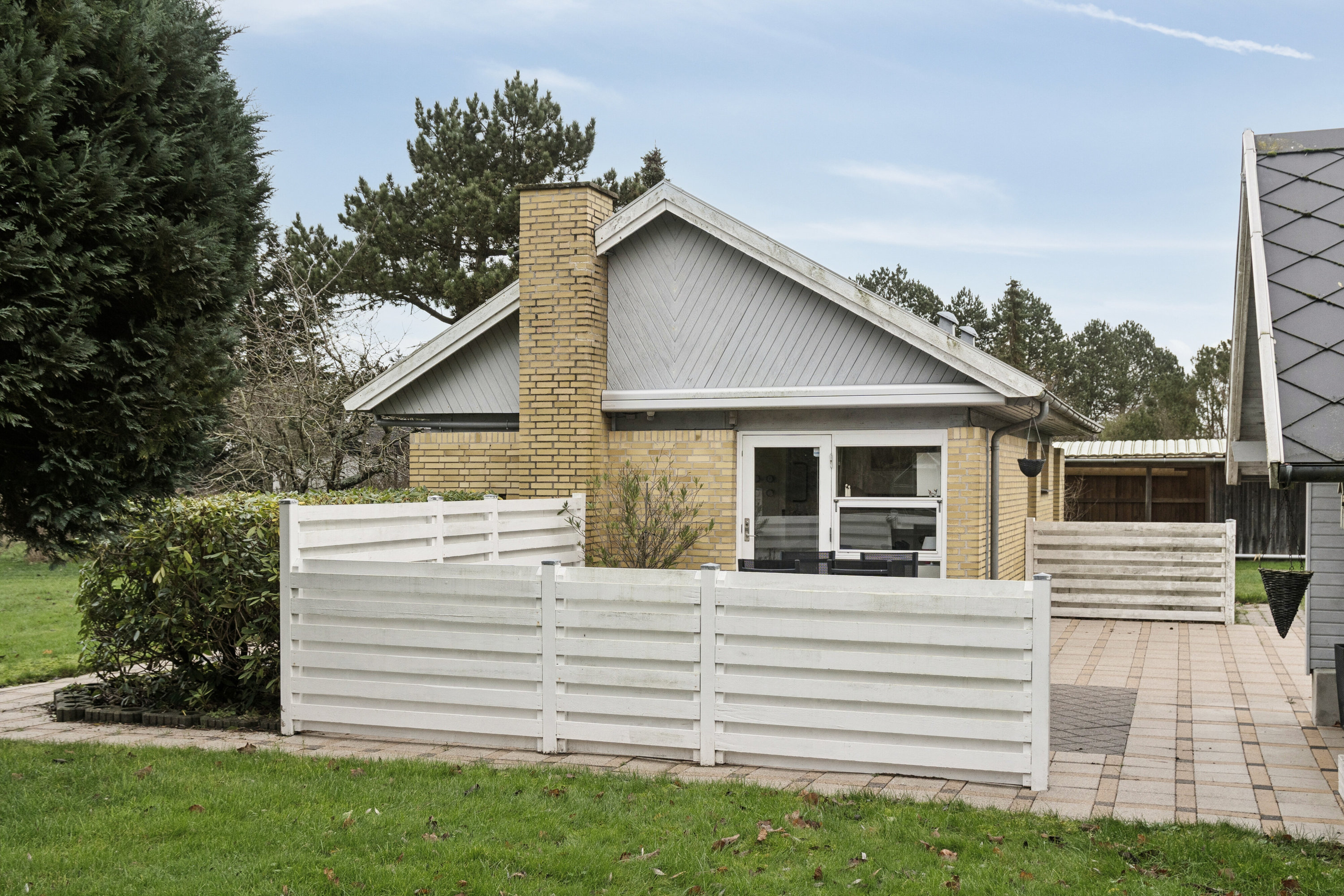 Fremhævet set fra vejen billede i fuldskærmstilstand. Billede af Skelbakken 5, Veddinge Bk, 4550 Asnæs