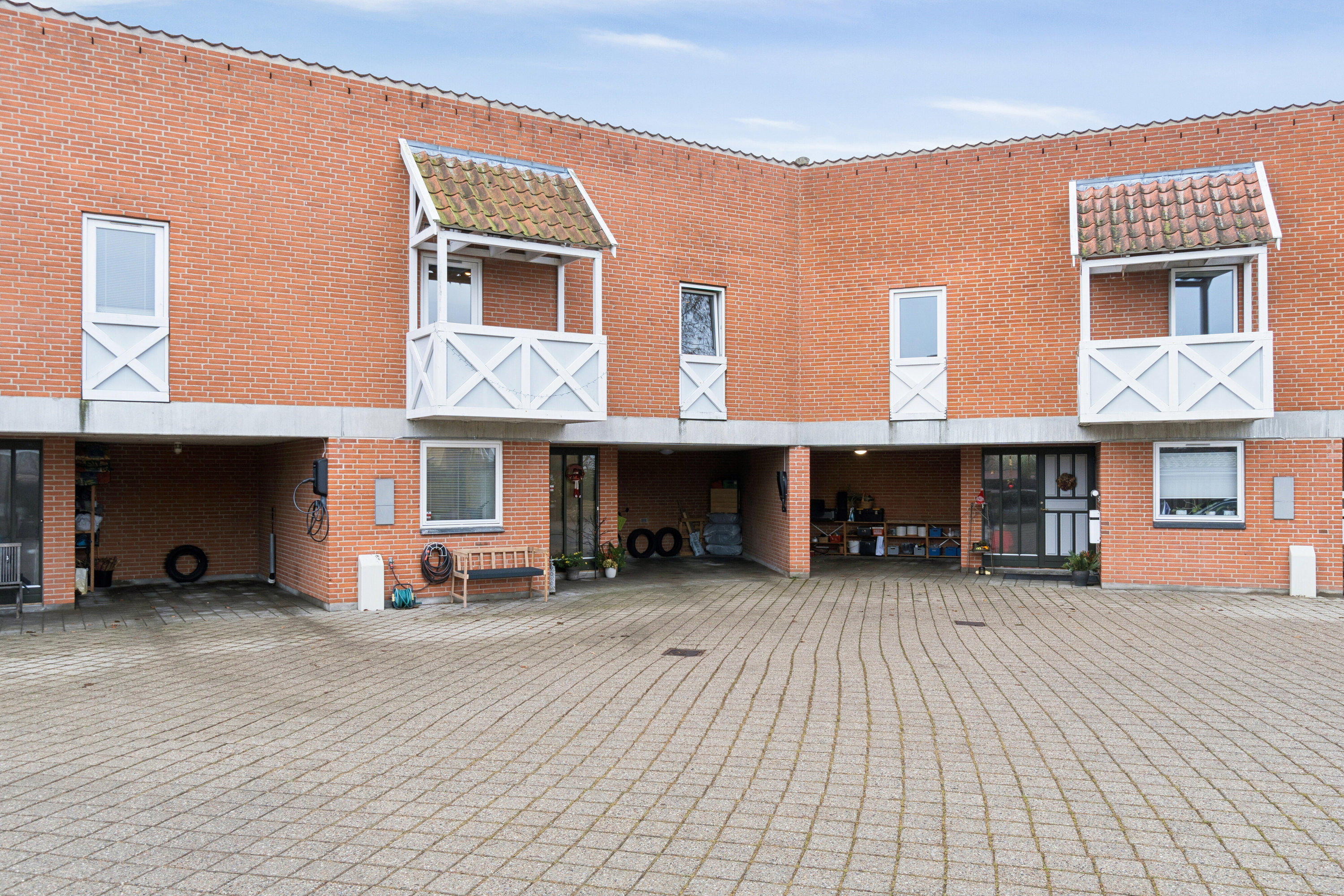 Fremhævet facade billede i fuldskærmstilstand. Billede af Møllevej 14, 4700 Næstved