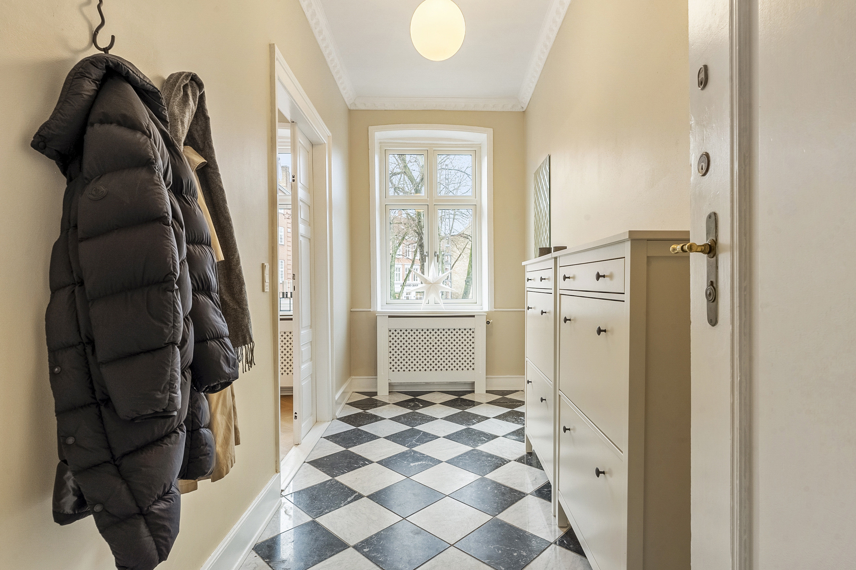 Miniaturebillede 1: værelse. Billede af Frue Kirkestræde 16, 1., 5000 Odense C