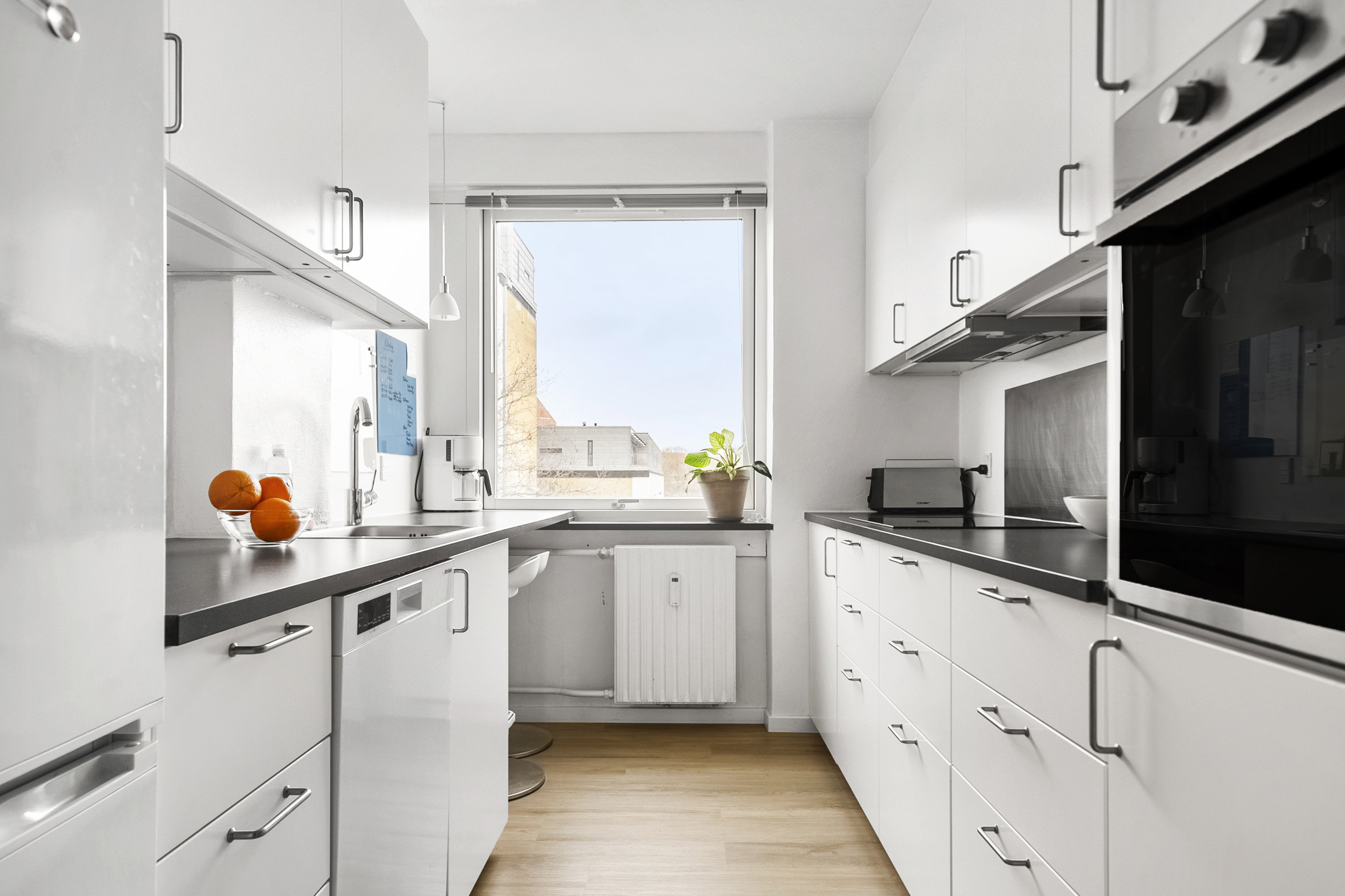 Fremhævet køkken billede i fuldskærmstilstand. Billede af Jens Baggesens Vej 108, 2. th., 8200 Aarhus N