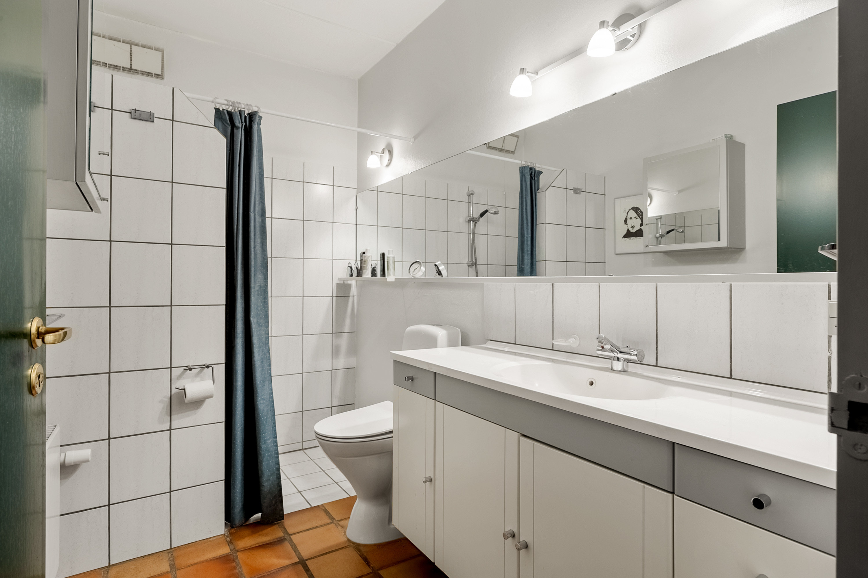 Fremhævet badeværelse billede i fuldskærmstilstand. Billede af Nørreskovvænget 19, 6200 Aabenraa