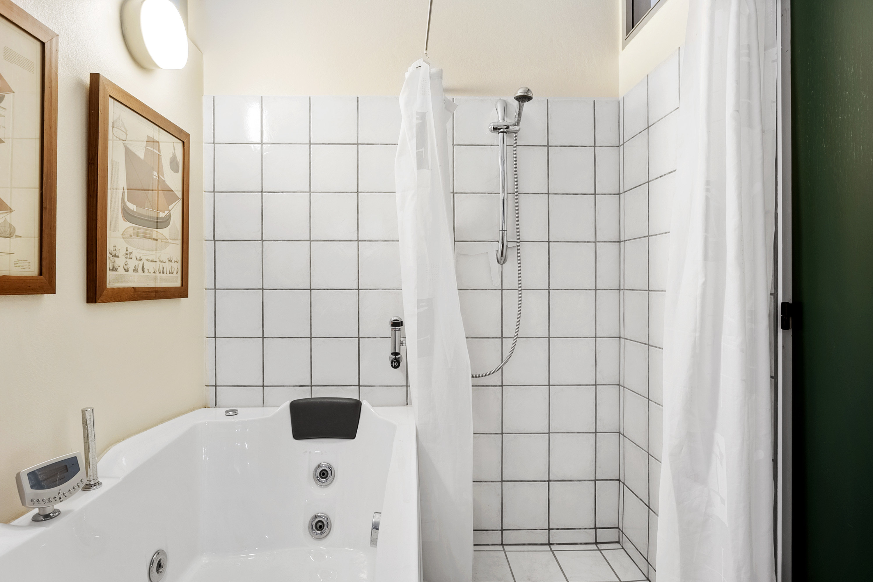 Fremhævet badeværelse billede i fuldskærmstilstand. Billede af Nørreskovvænget 19, 6200 Aabenraa