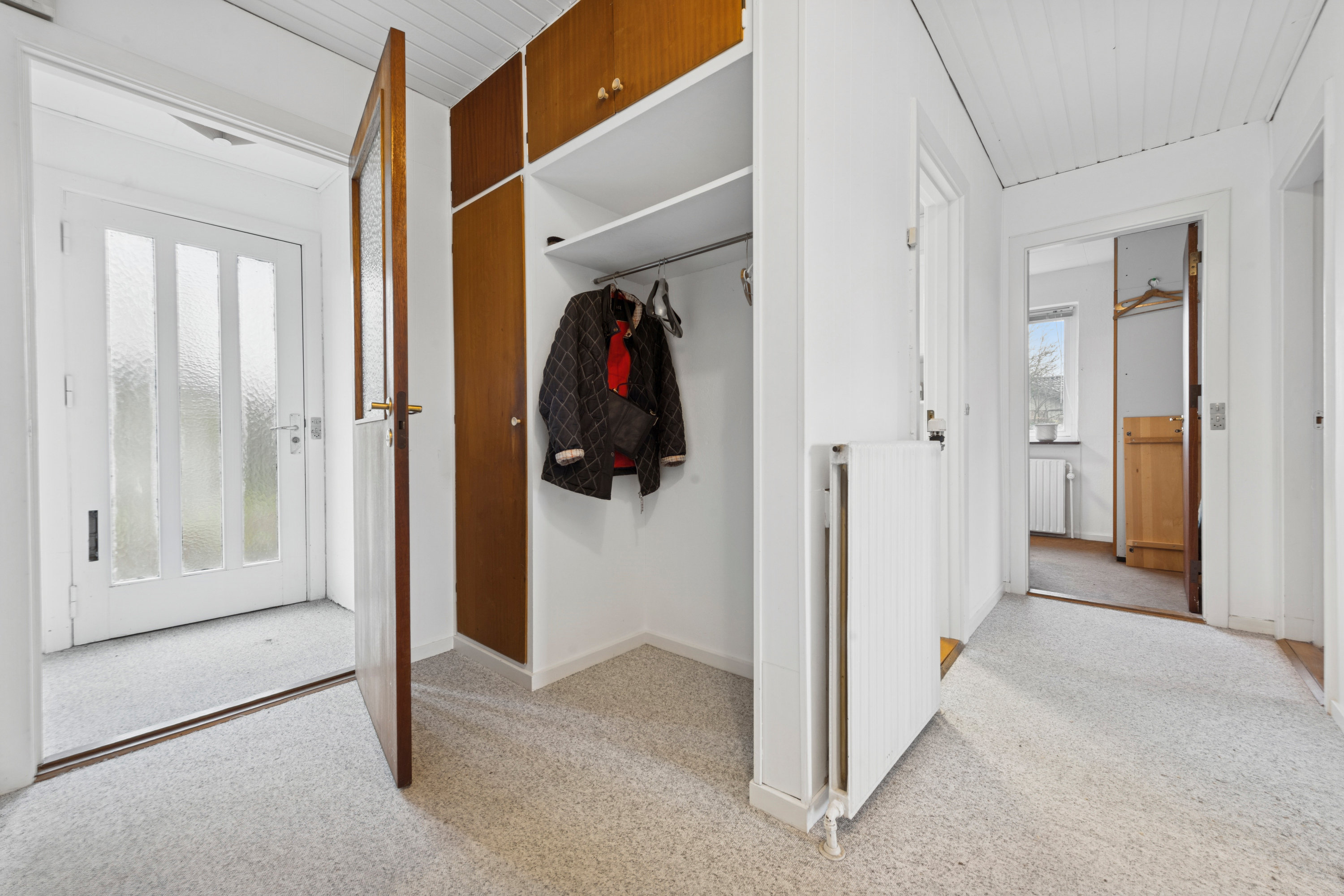 Fremhævet gang billede i fuldskærmstilstand. Billede af Lundager 27, 2670 Greve