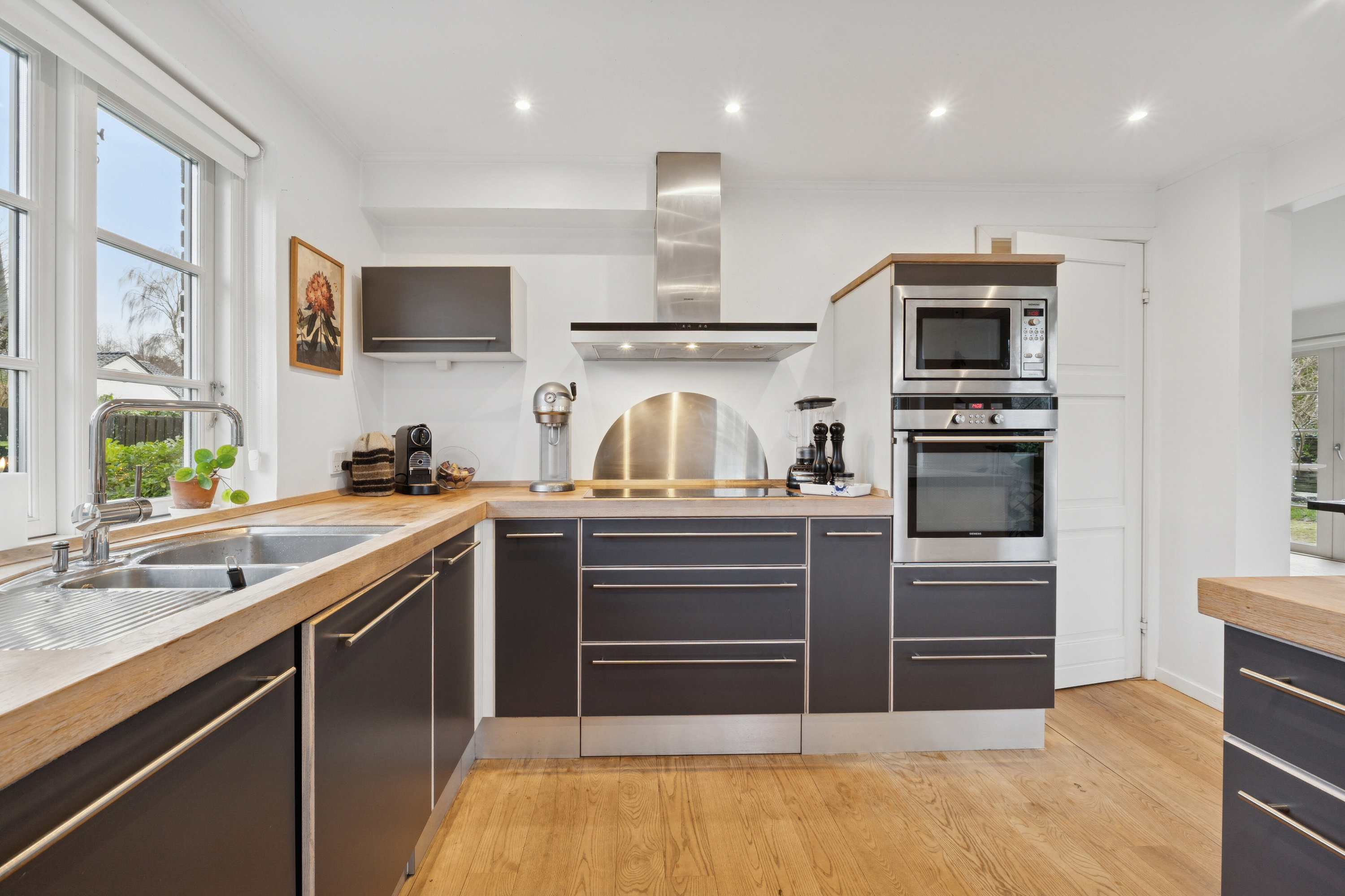 Fremhævet køkken billede i fuldskærmstilstand. Billede af Louisevej 2, 2800 Kongens Lyngby