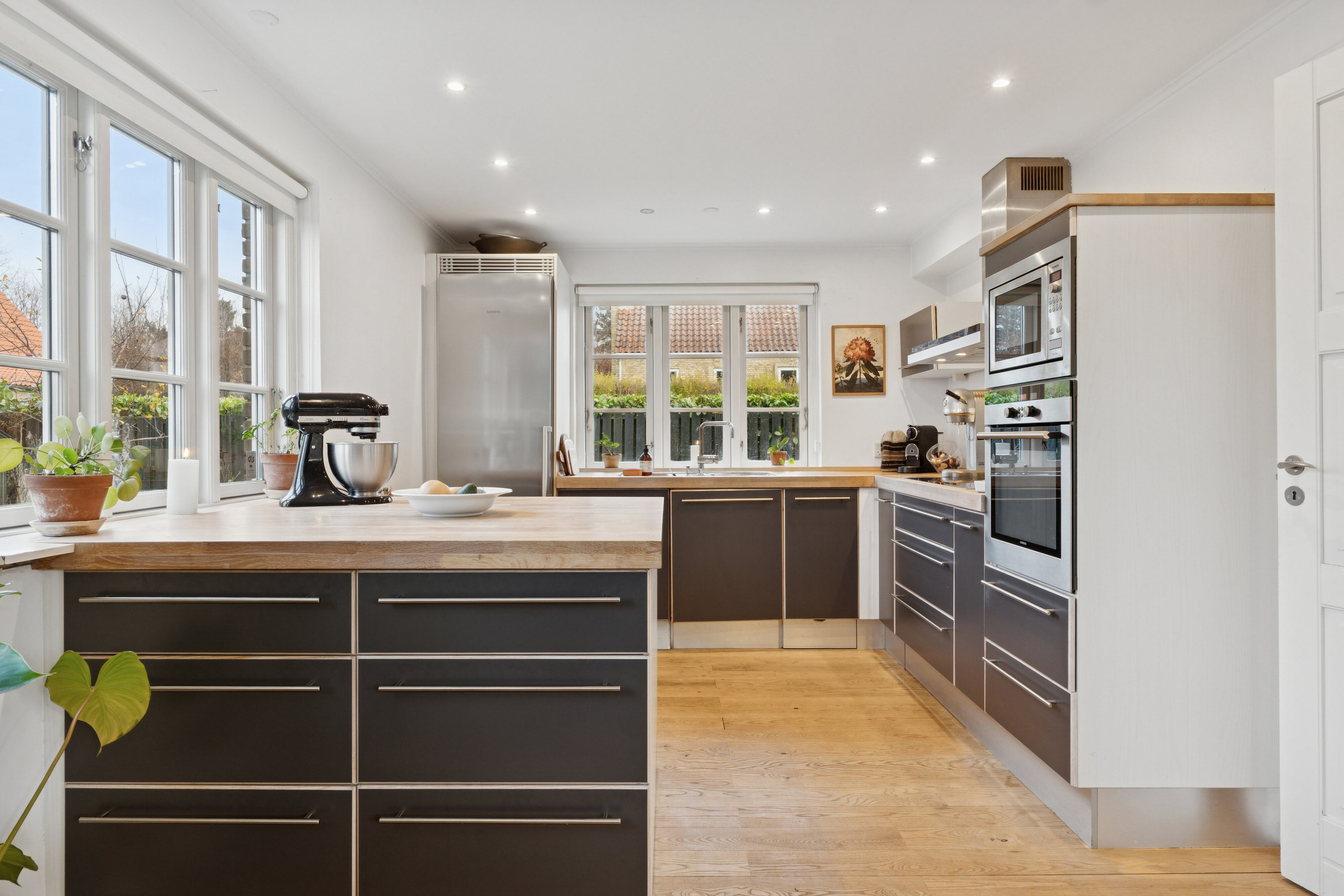 Fremhævet køkken billede i fuldskærmstilstand. Billede af Louisevej 2, 2800 Kongens Lyngby