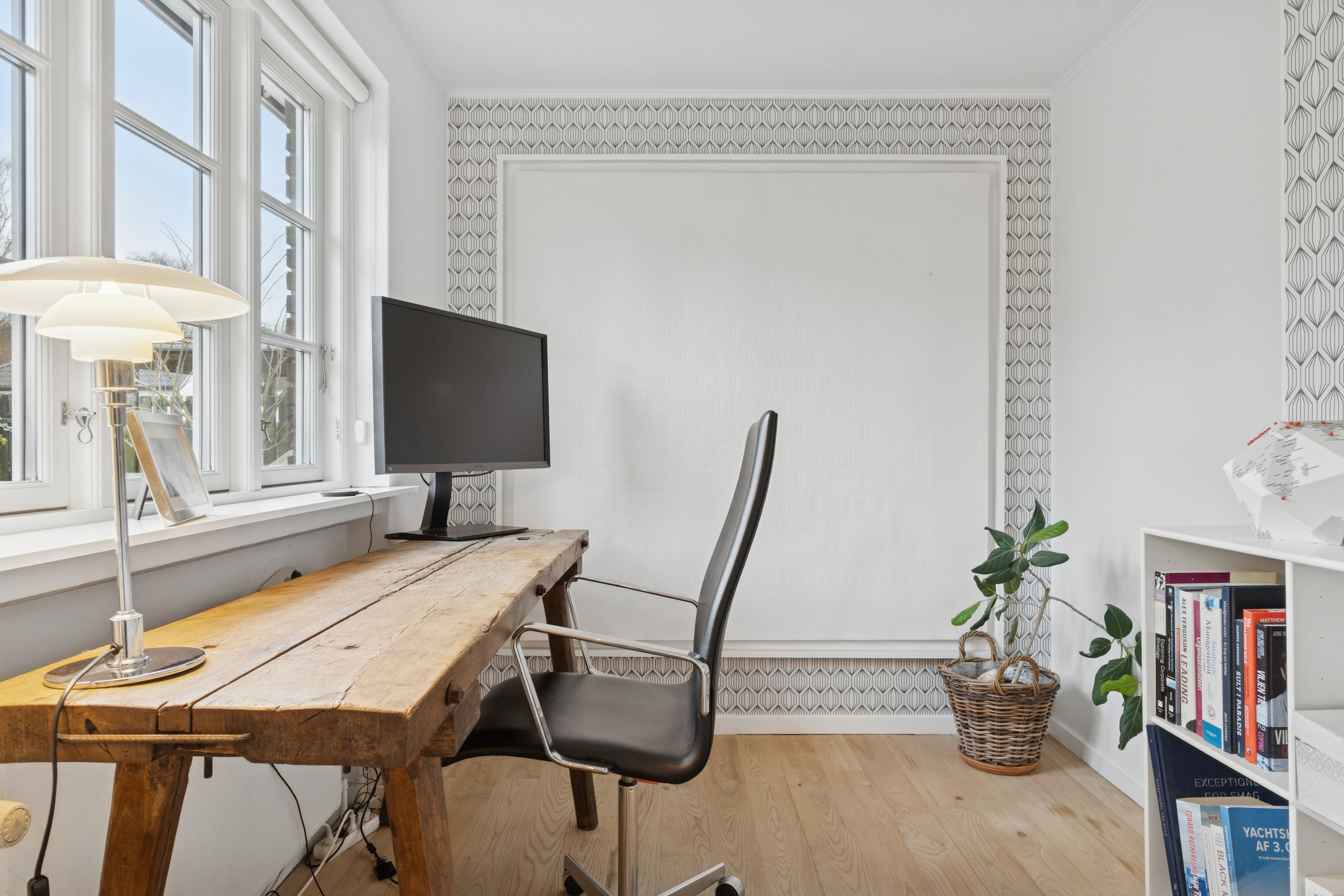 Fremhævet arbejdsværelse billede i fuldskærmstilstand. Billede af Louisevej 2, 2800 Kongens Lyngby