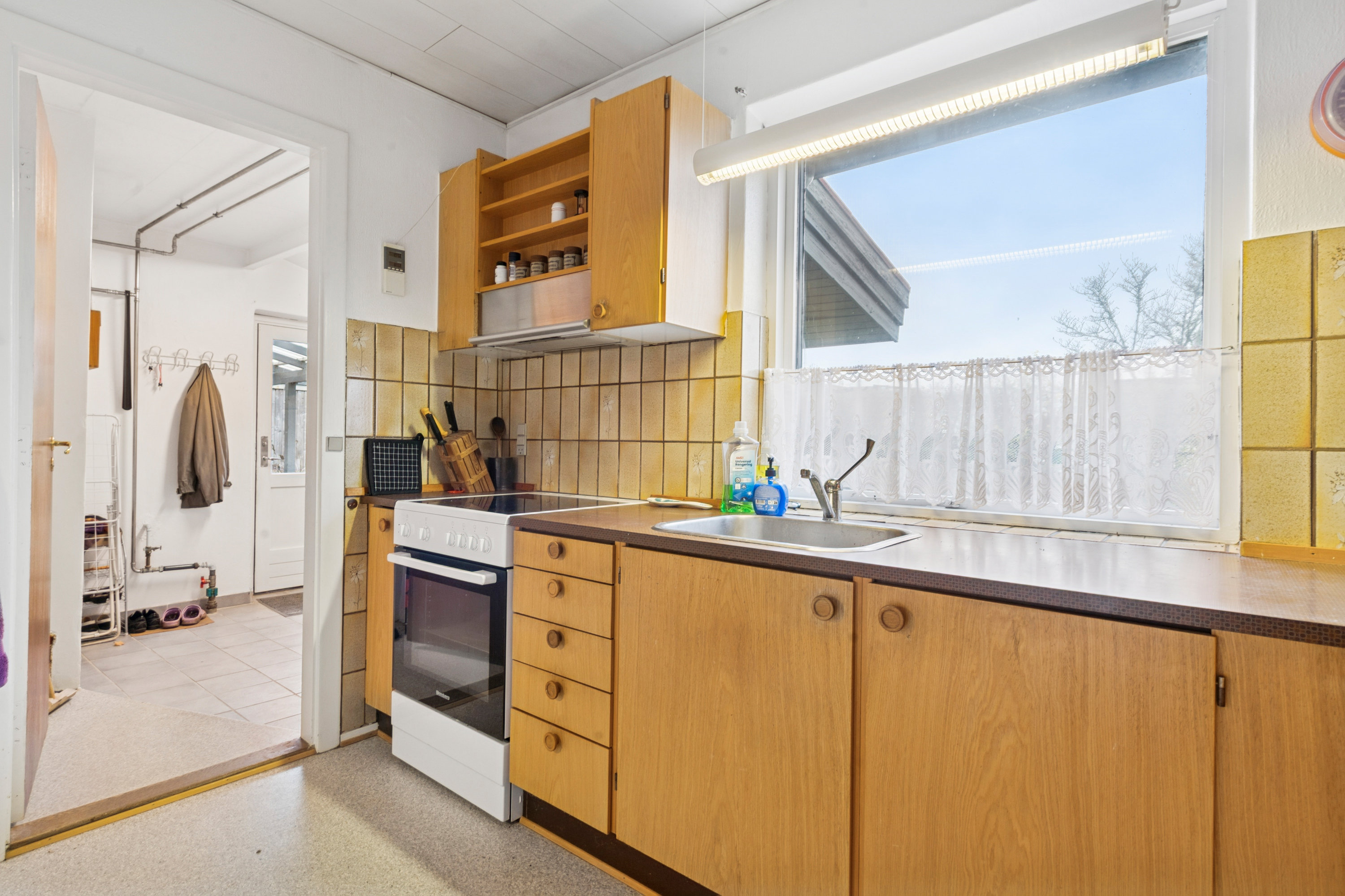 Fremhævet køkken billede i fuldskærmstilstand. Billede af Lundager 27, 2670 Greve