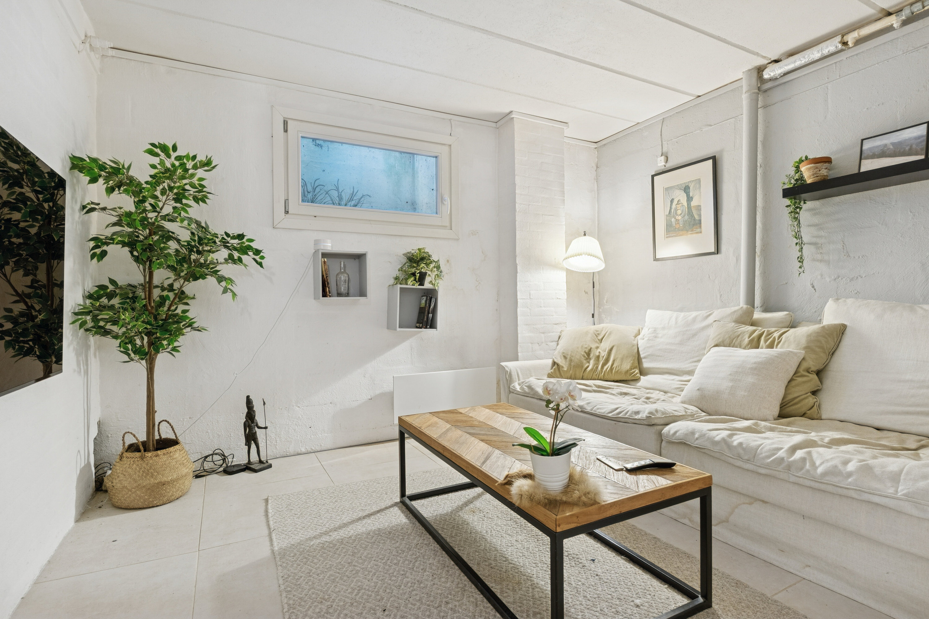 Fremhævet stue billede i fuldskærmstilstand. Billede af Louisevej 2, 2800 Kongens Lyngby