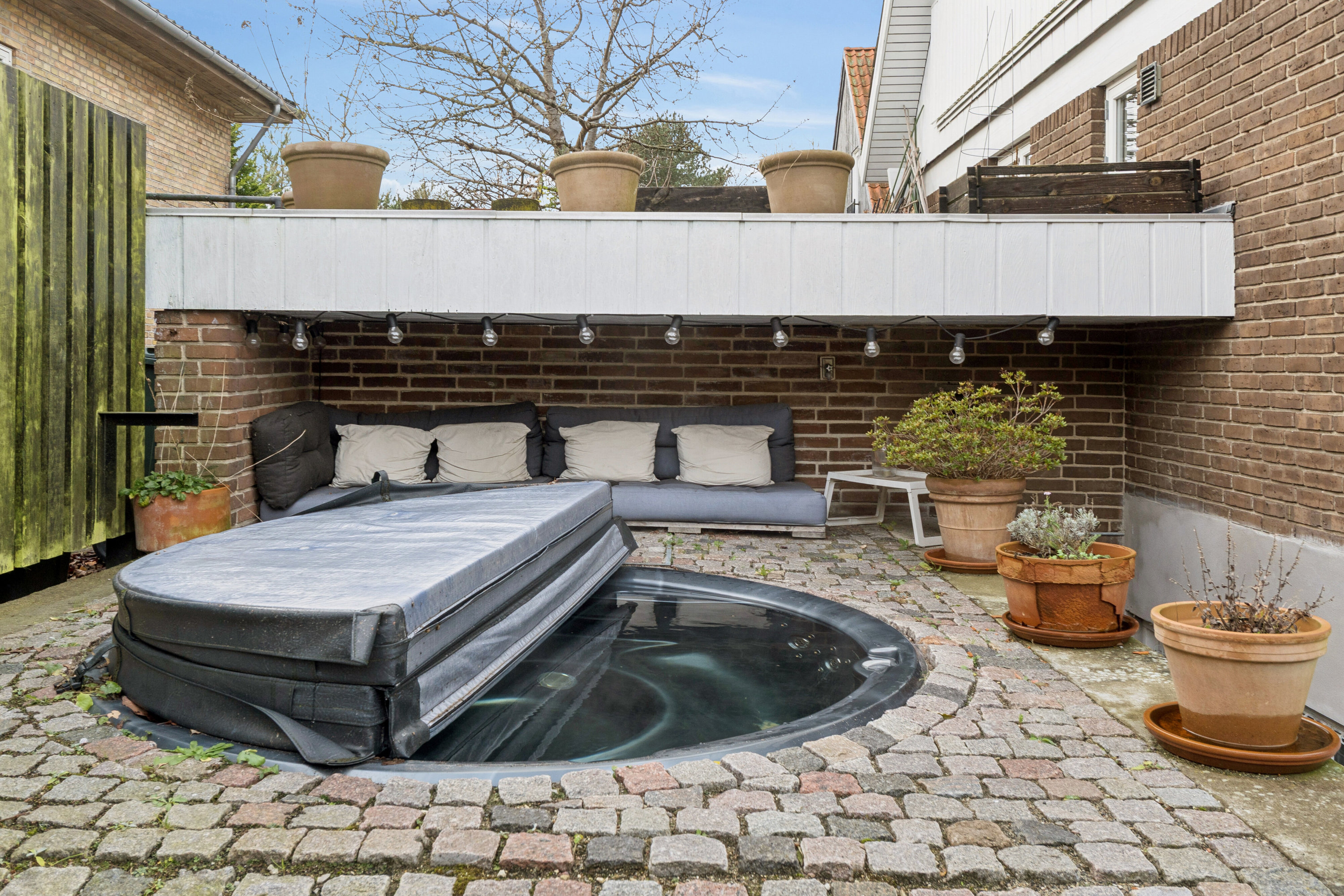 Fremhævet udendørs billede i fuldskærmstilstand. Billede af Louisevej 2, 2800 Kongens Lyngby