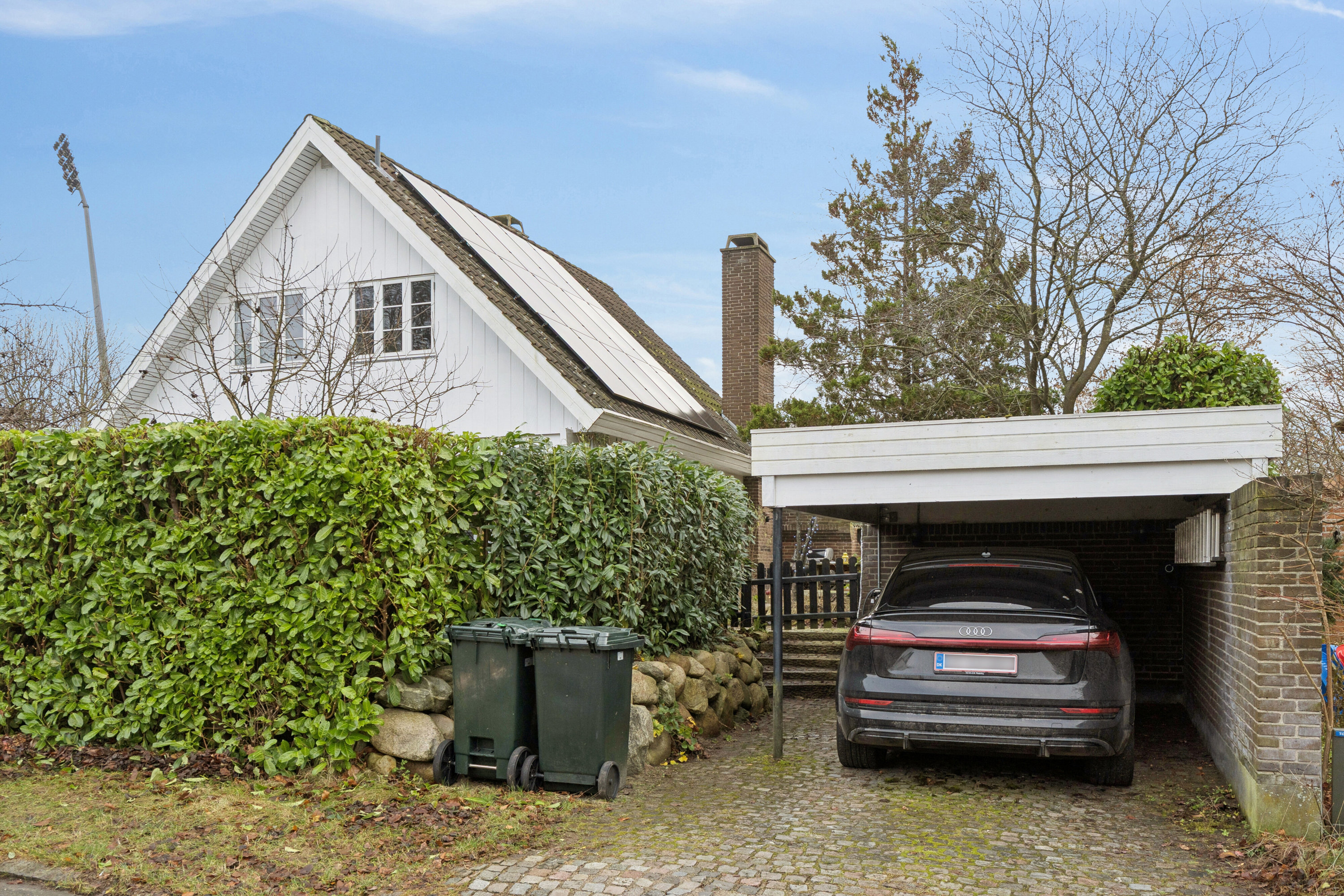 Fremhævet carport billede i fuldskærmstilstand. Billede af Louisevej 2, 2800 Kongens Lyngby