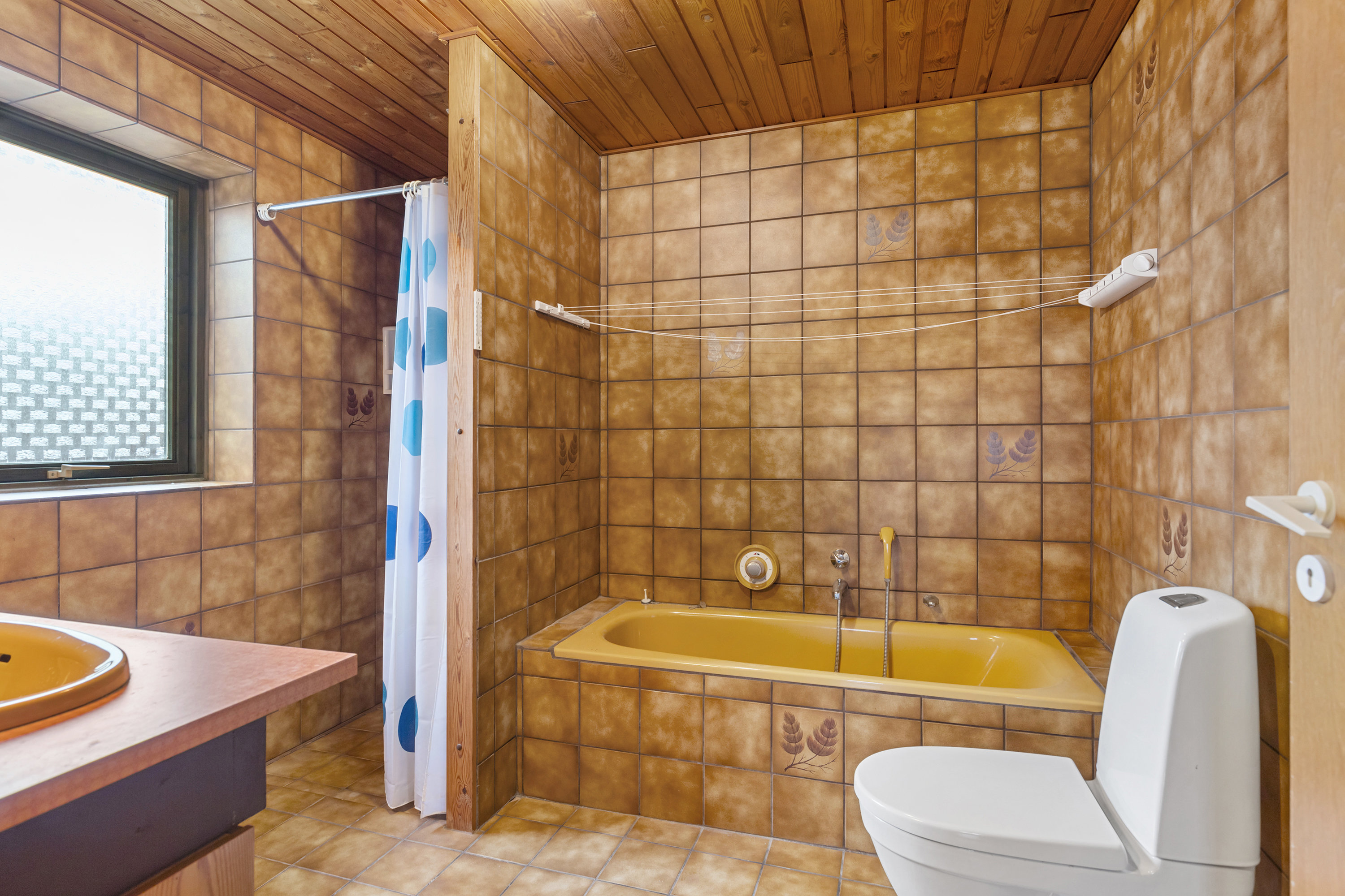 Fremhævet badeværelse billede i fuldskærmstilstand. Billede af Nymarken 14, Ullits, 9640 Farsø