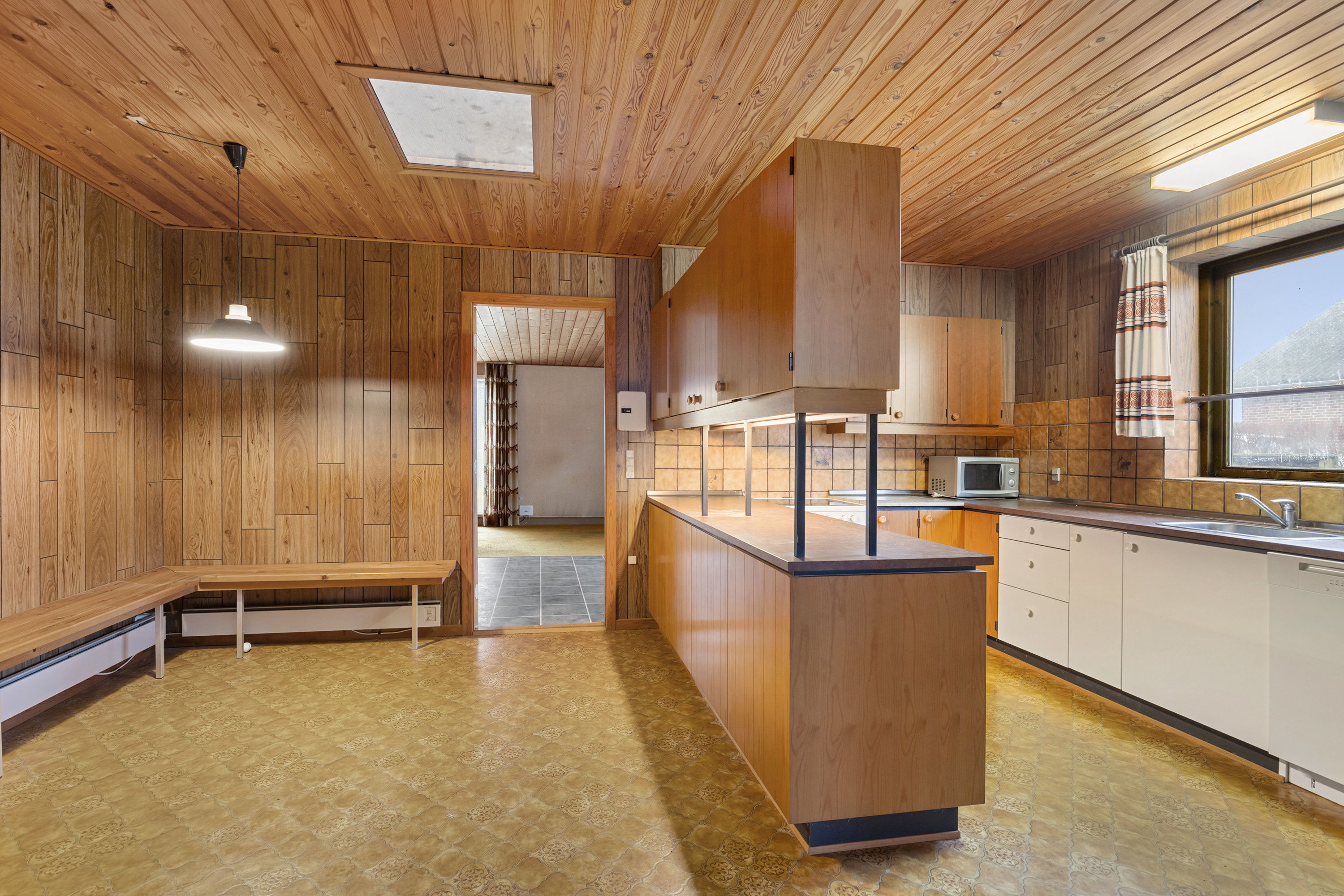 Fremhævet køkken billede i fuldskærmstilstand. Billede af Nymarken 14, Ullits, 9640 Farsø