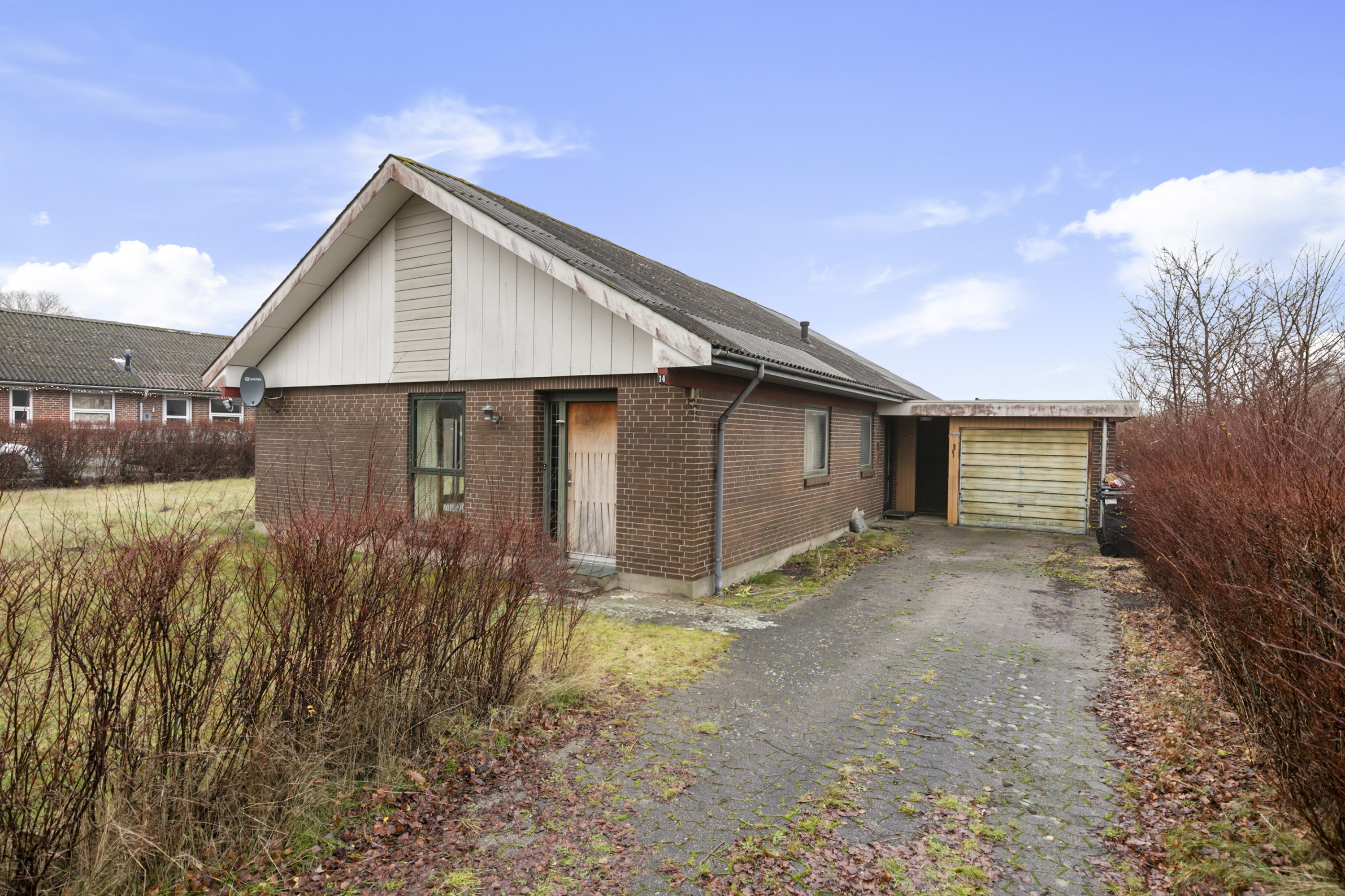 Fremhævet facade billede i fuldskærmstilstand. Billede af Nymarken 14, Ullits, 9640 Farsø