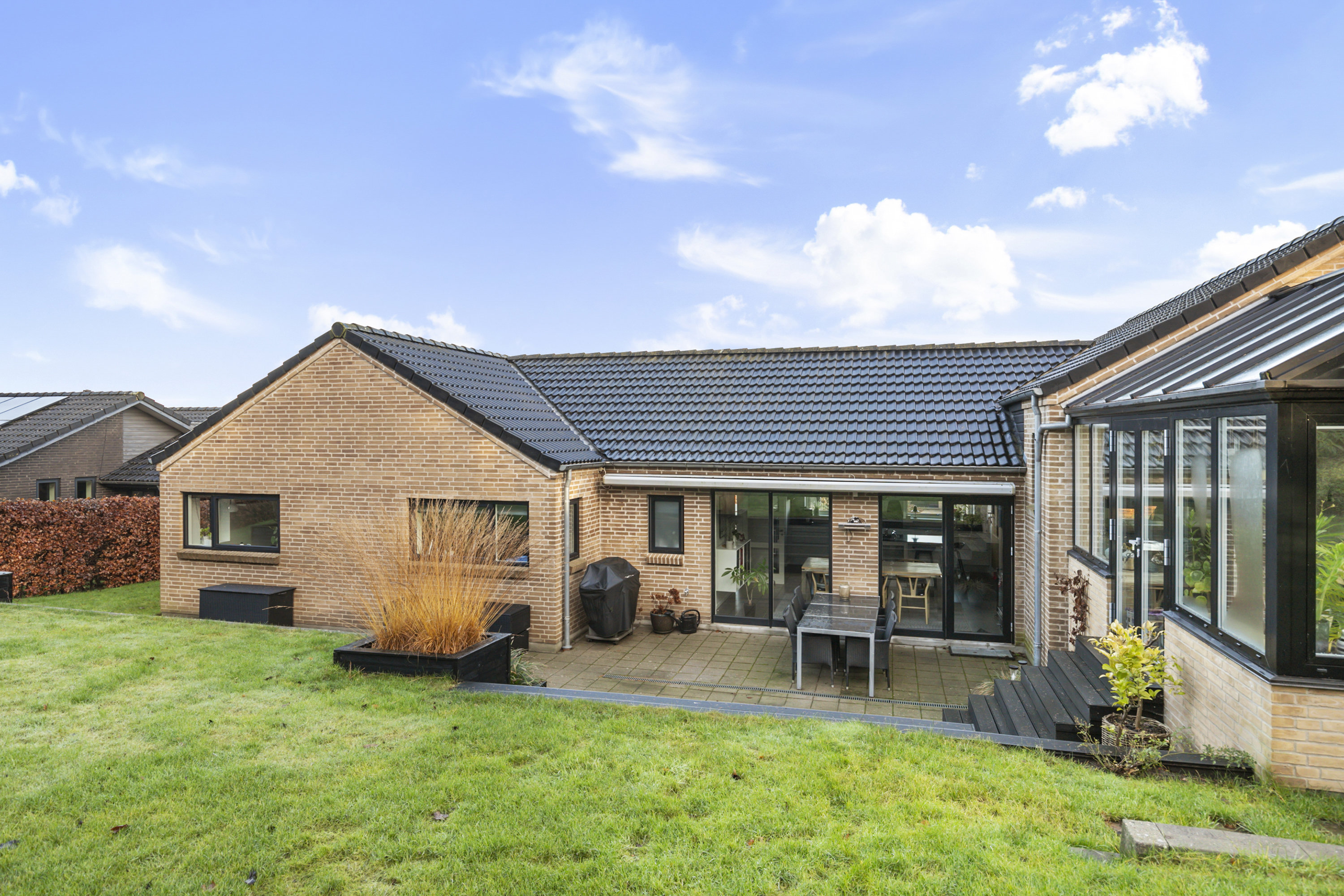 Fremhævet facade billede i fuldskærmstilstand. Billede af Ådalen 539, 9700 Brønderslev