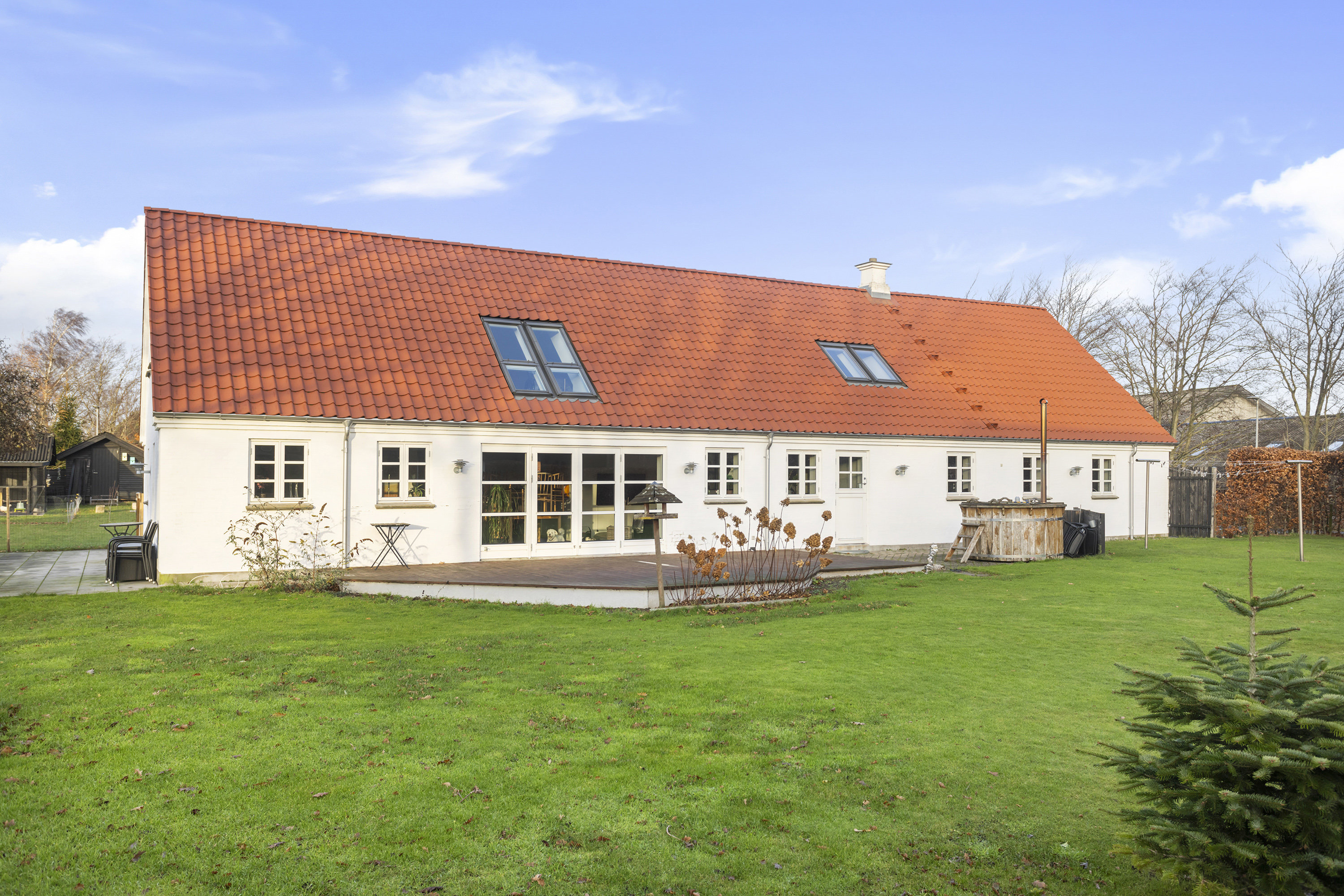 Fremhævet ejendommen billede i fuldskærmstilstand. Billede af Østeralle 64, 9300 Sæby