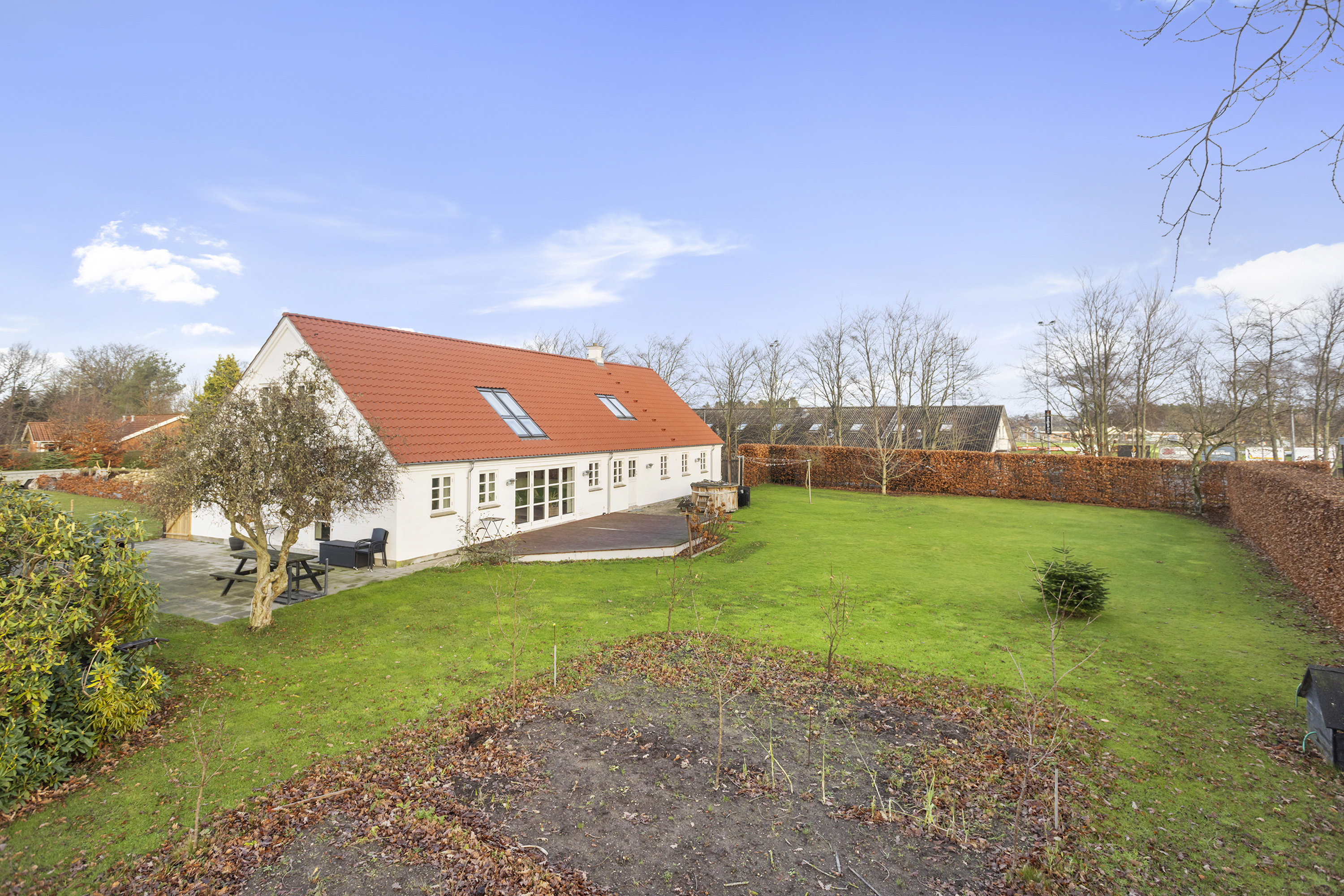 Fremhævet facade billede i fuldskærmstilstand. Billede af Østeralle 64, 9300 Sæby